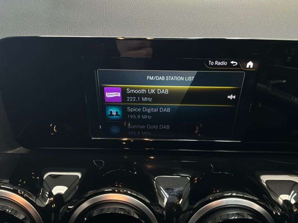 2020 MERCEDES-BENZ 180 2020 MERCEDES-BENZ 180