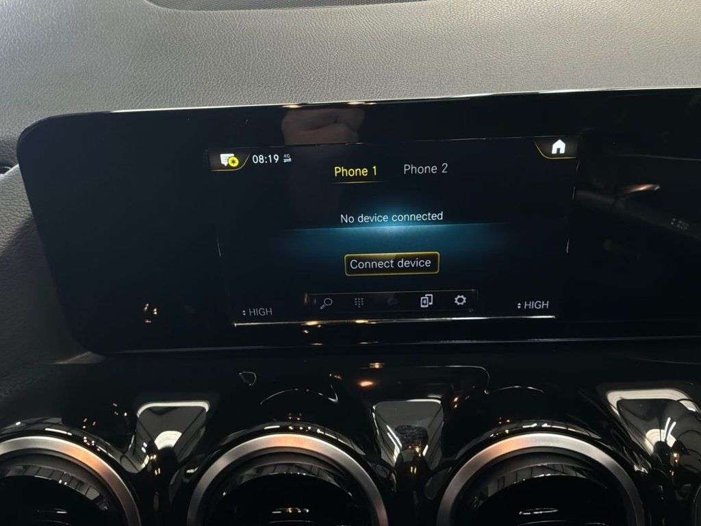 2020 MERCEDES-BENZ 180 2020 MERCEDES-BENZ 180