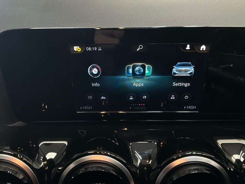 2020 MERCEDES-BENZ 180 2020 MERCEDES-BENZ 180
