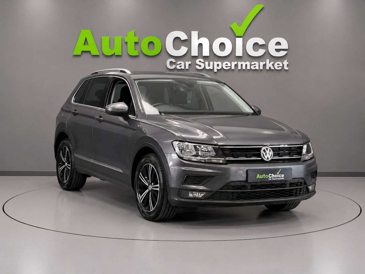 A 2018 VOLKSWAGEN TIGUAN 1.4 TSI SE Navigation SUV 5dr Petrol Manual Euro 6 (s/s) (125 ps) in Blackb A 2018 VOLKSWAGEN TIGUAN 1.4 TSI SE Navigation SUV 5dr Petrol Manual Euro 6 (s/s) (125 ps) in Blackb