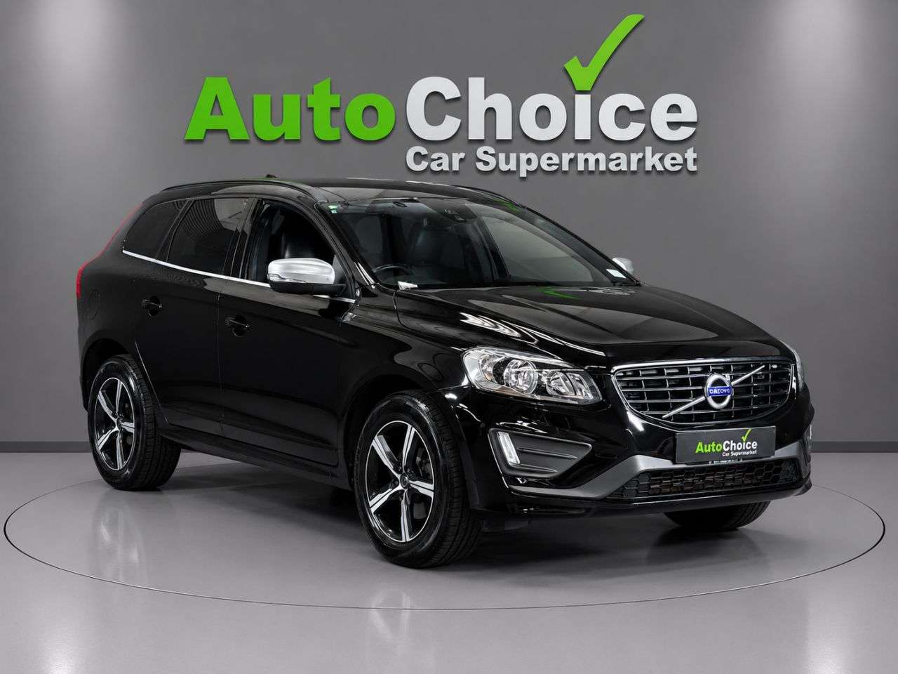 A 2017 VOLVO XC60 2.4 D4 R-Design Nav SUV 5dr Diesel Auto AWD Euro 6 (s/s) (190 ps) in Blackb A 2017 VOLVO XC60 2.4 D4 R-Design Nav SUV 5dr Diesel Auto AWD Euro 6 (s/s) (190 ps) in Blackb