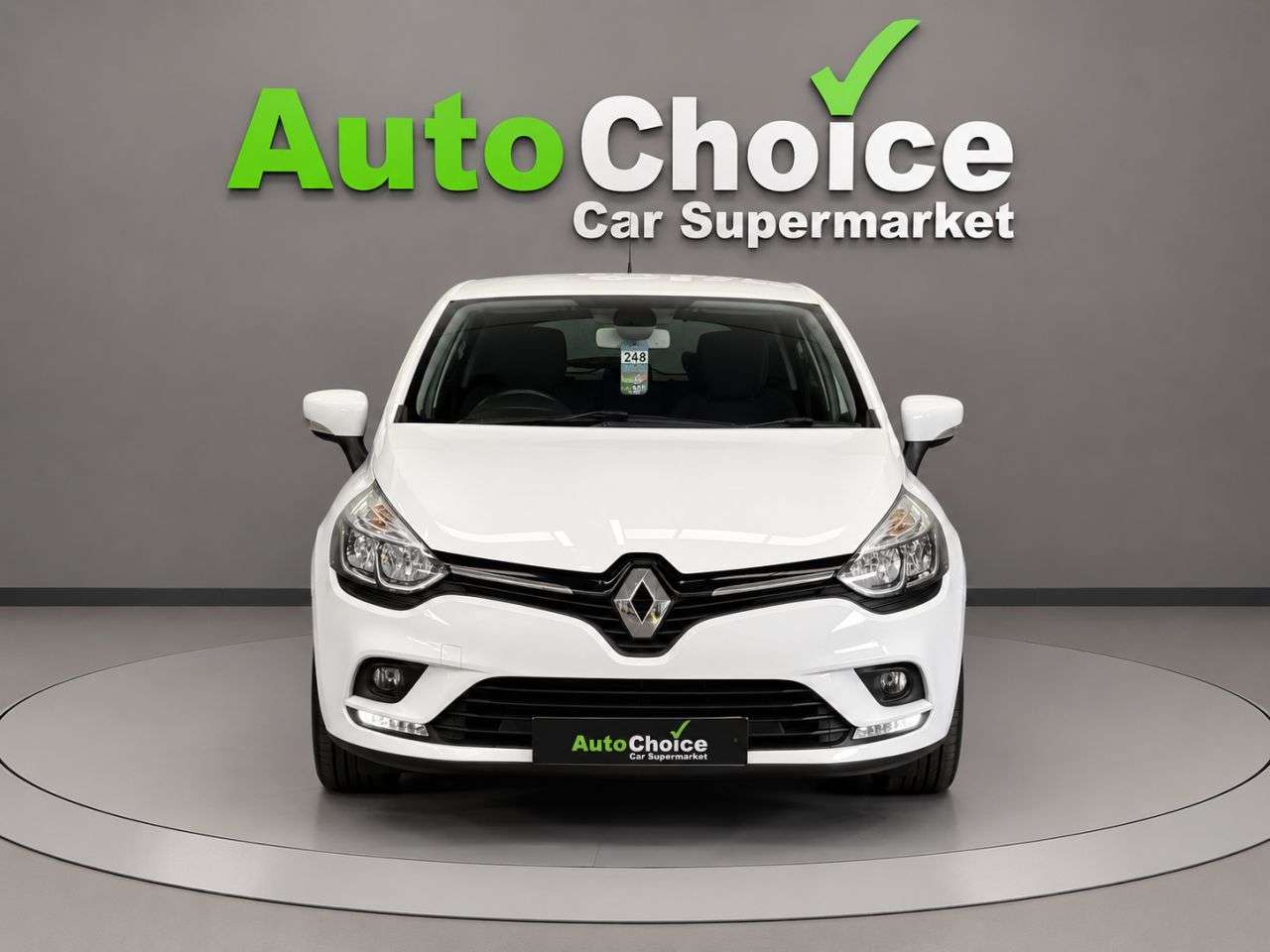 A 2016 RENAULT CLIO 1.5 dCi Dynamique Nav Hatchback 5dr Diesel EDC Euro 6 (s/s) (90 ps) in Blac A 2016 RENAULT CLIO 1.5 dCi Dynamique Nav Hatchback 5dr Diesel EDC Euro 6 (s/s) (90 ps) in Blac