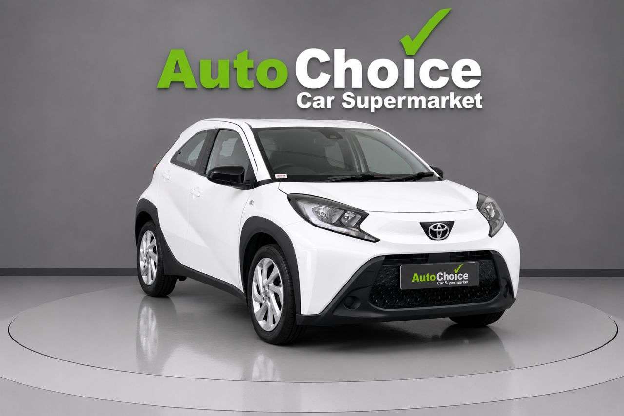 A 2024 TOYOTA AYGO X 1.0 VVT-i Pure Hatchback 5dr Petrol x-shift Euro 6 (s/s) (72 ps) in Blackbu A 2024 TOYOTA AYGO X 1.0 VVT-i Pure Hatchback 5dr Petrol x-shift Euro 6 (s/s) (72 ps) in Blackbu