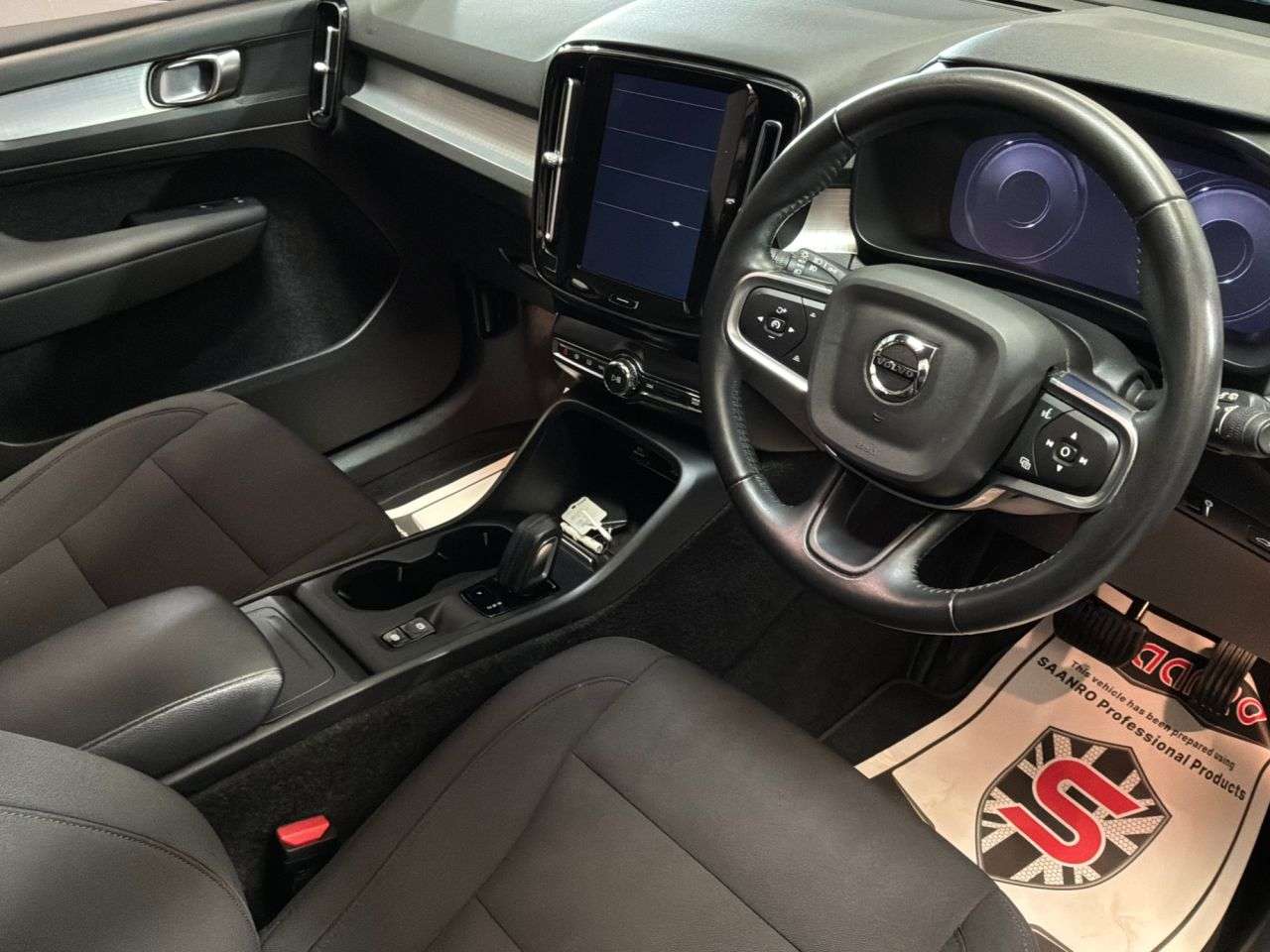 2020 VOLVO XC40 2020 VOLVO XC40