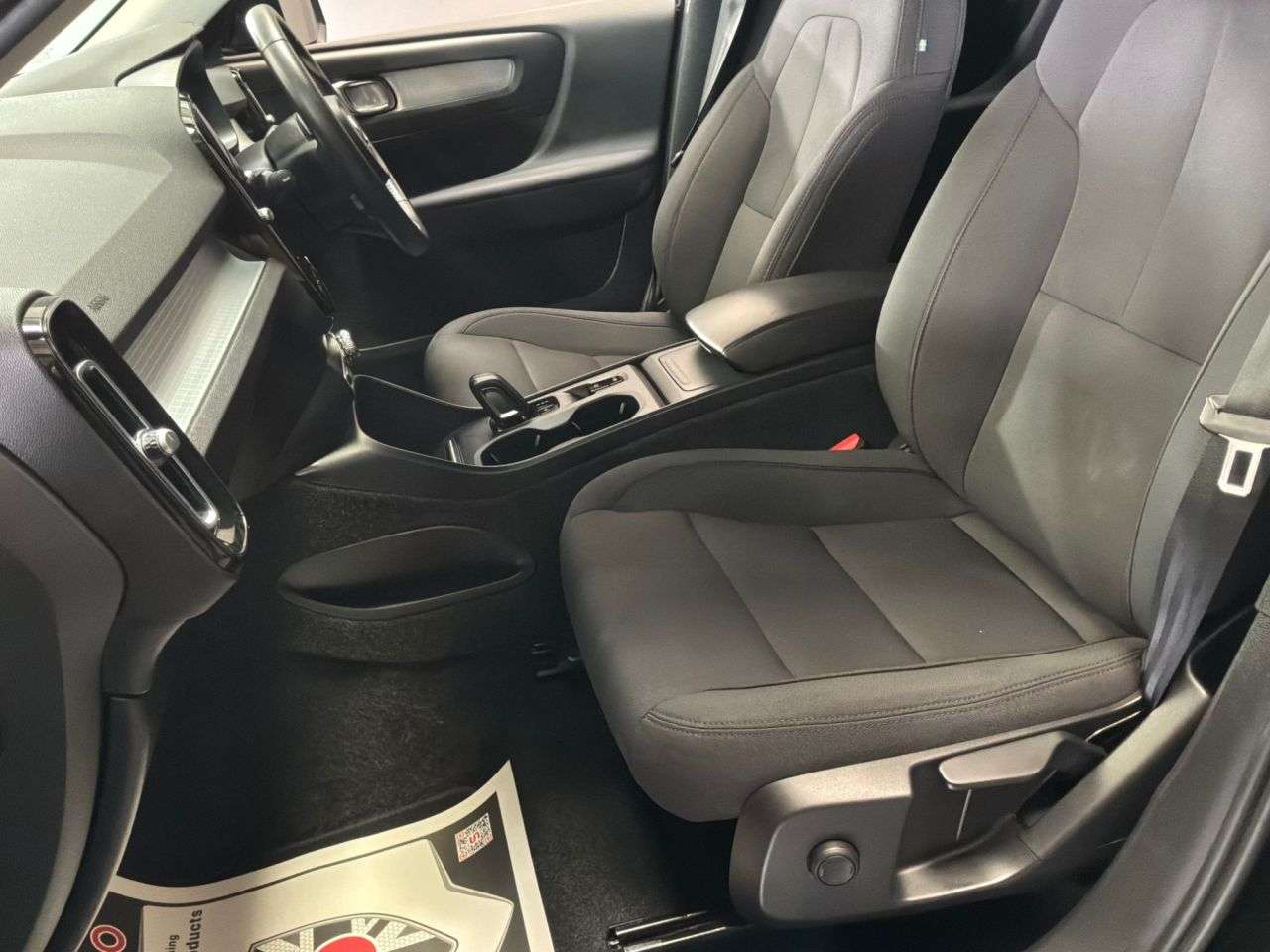 2020 VOLVO XC40 2020 VOLVO XC40