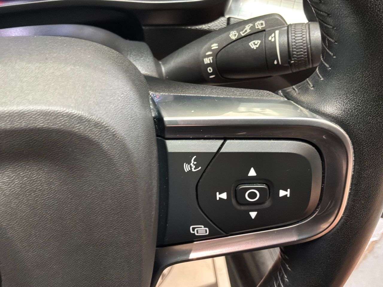 2020 VOLVO XC40 2020 VOLVO XC40