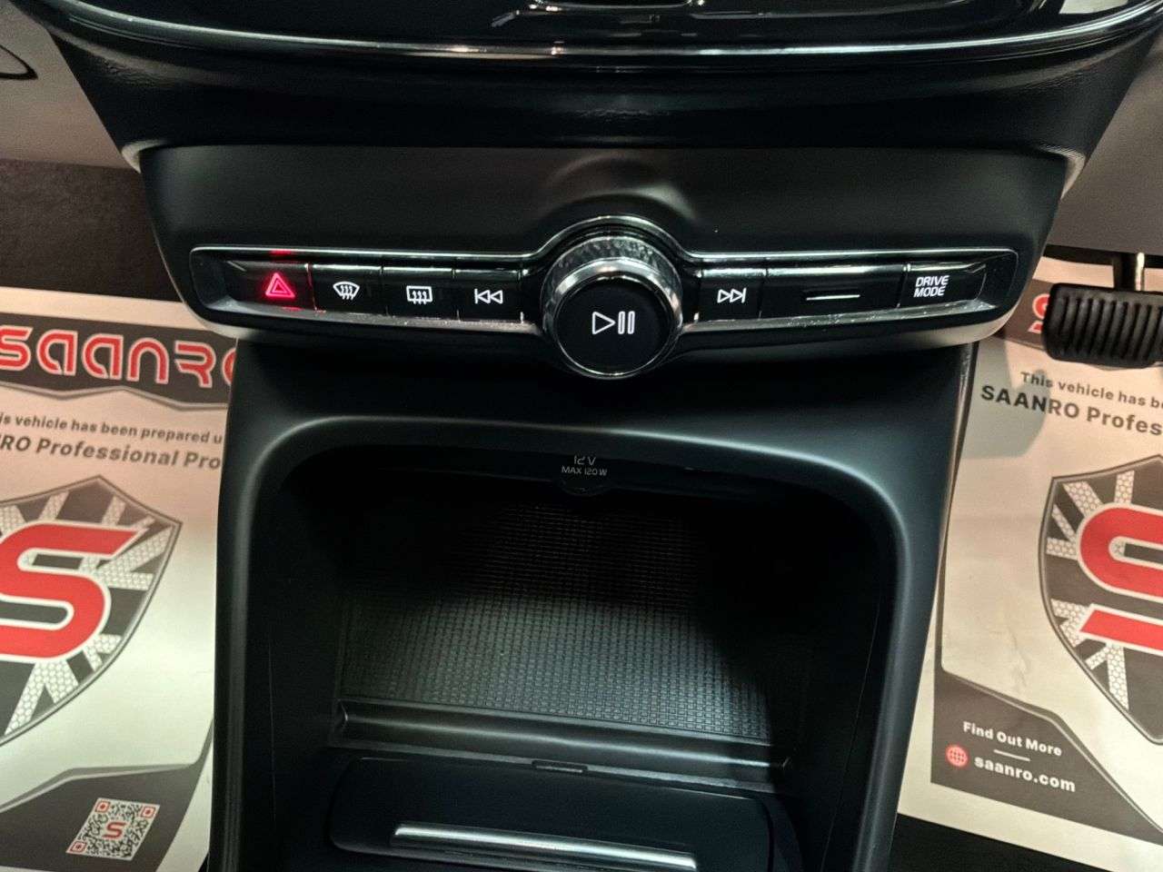2020 VOLVO XC40 2020 VOLVO XC40