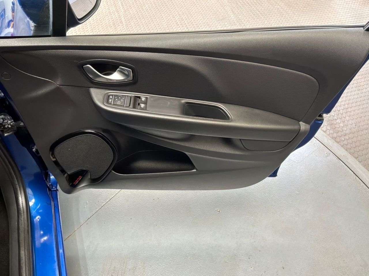 2017 RENAULT CLIO 2017 RENAULT CLIO