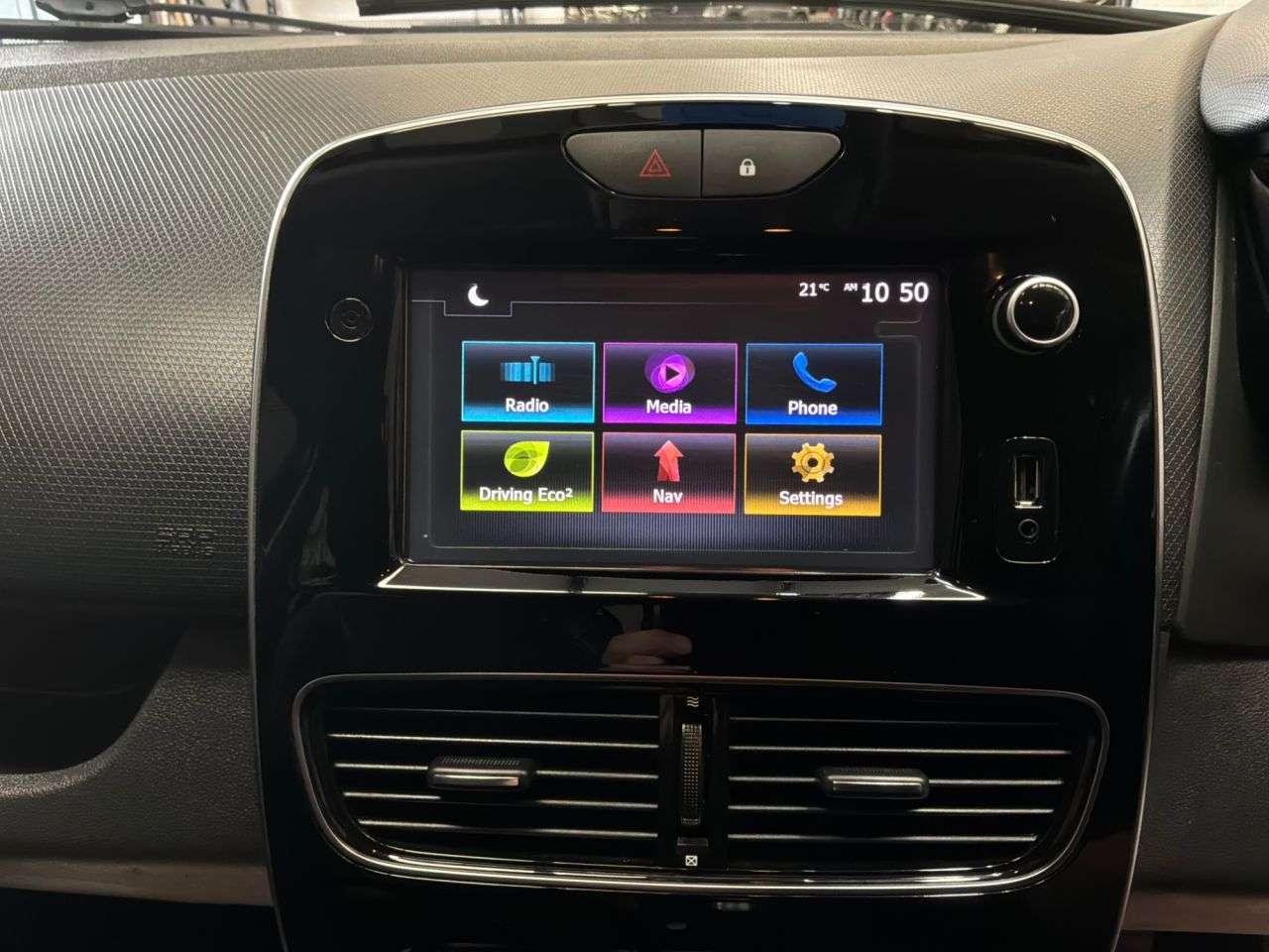 2017 RENAULT CLIO 2017 RENAULT CLIO