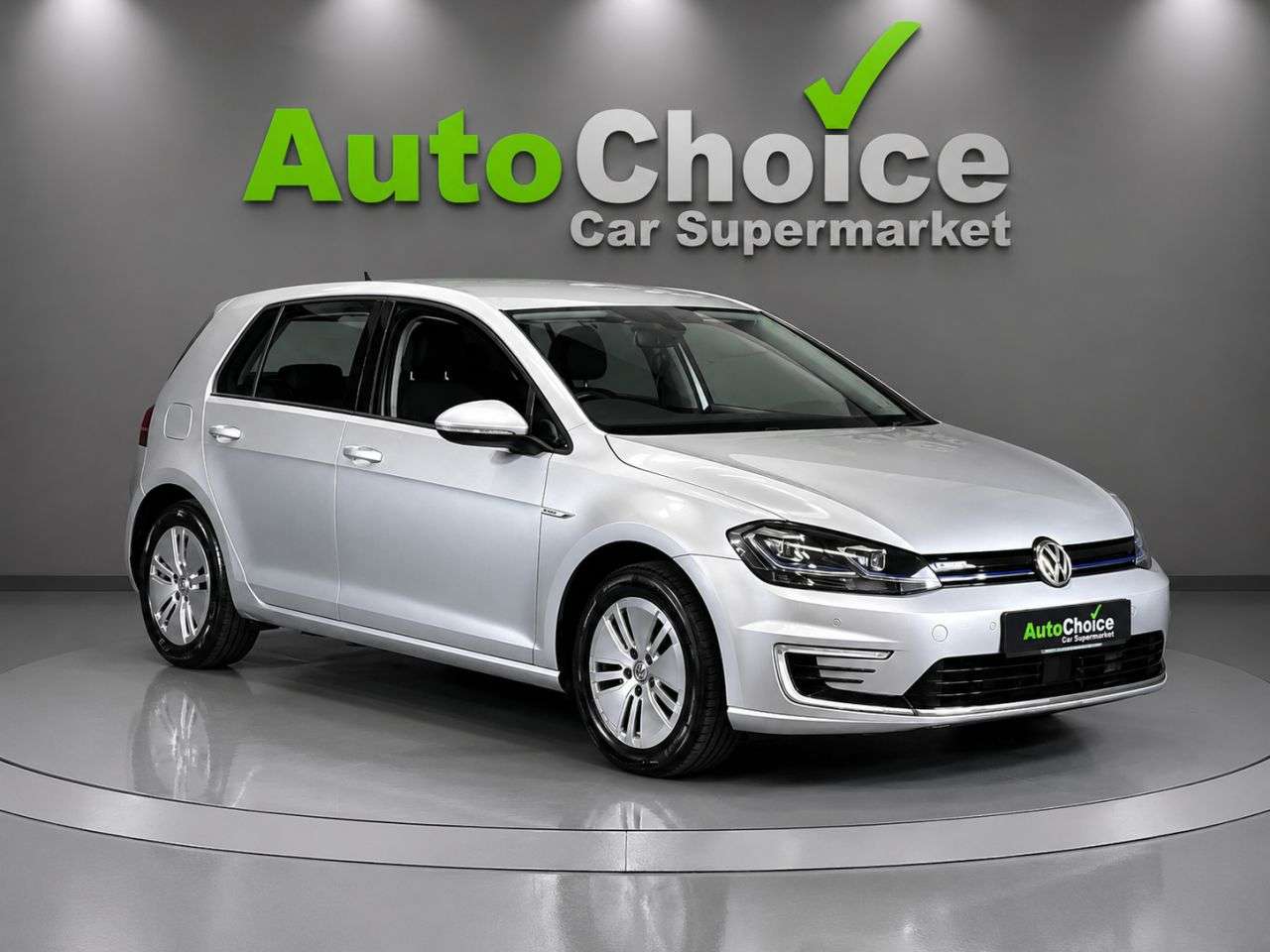A 2019 VOLKSWAGEN E-GOLF 35.8kWh e-Golf Hatchback 5dr Electric Auto (136 ps) in Blackburn Finance Av A 2019 VOLKSWAGEN E-GOLF 35.8kWh e-Golf Hatchback 5dr Electric Auto (136 ps) in Blackburn Finance Av