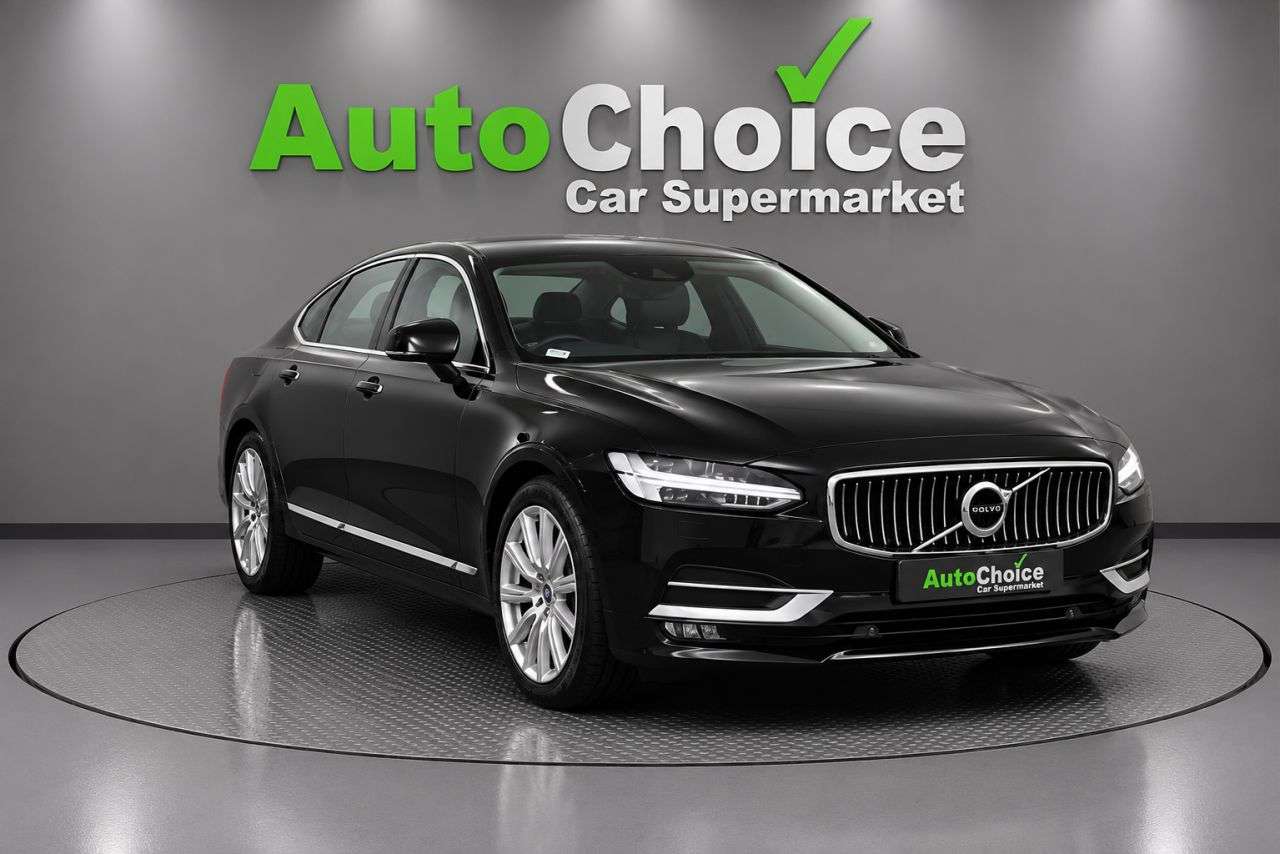A 2017 VOLVO S90 2.0 D4 Inscription Saloon 4dr Diesel Auto Euro 6 (s/s) (190 ps) in Blackbur A 2017 VOLVO S90 2.0 D4 Inscription Saloon 4dr Diesel Auto Euro 6 (s/s) (190 ps) in Blackbur