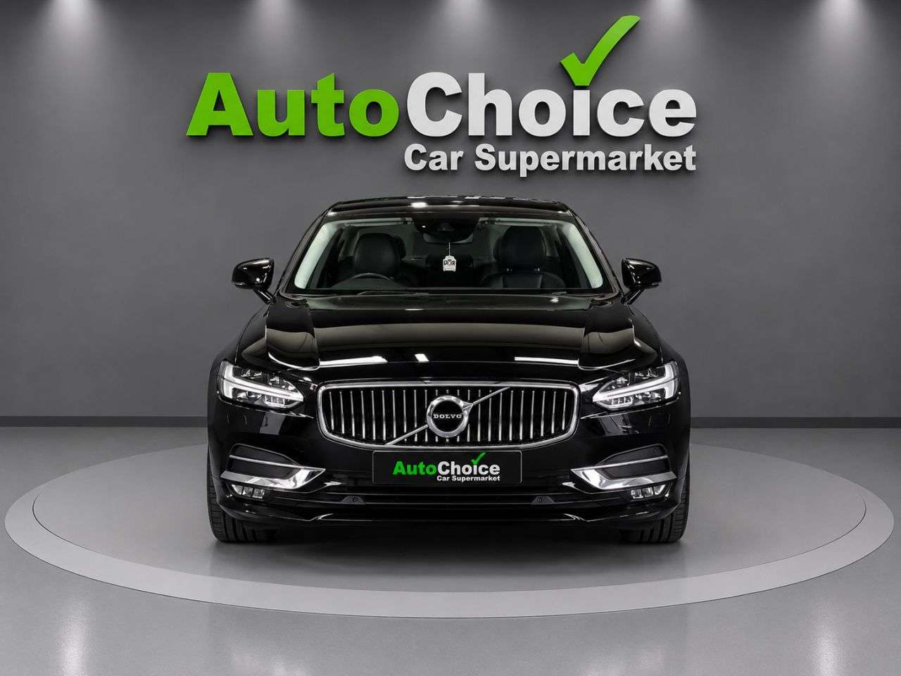 A 2017 VOLVO S90 2.0 D4 Inscription Saloon 4dr Diesel Auto Euro 6 (s/s) (190 ps) in Blackbur A 2017 VOLVO S90 2.0 D4 Inscription Saloon 4dr Diesel Auto Euro 6 (s/s) (190 ps) in Blackbur