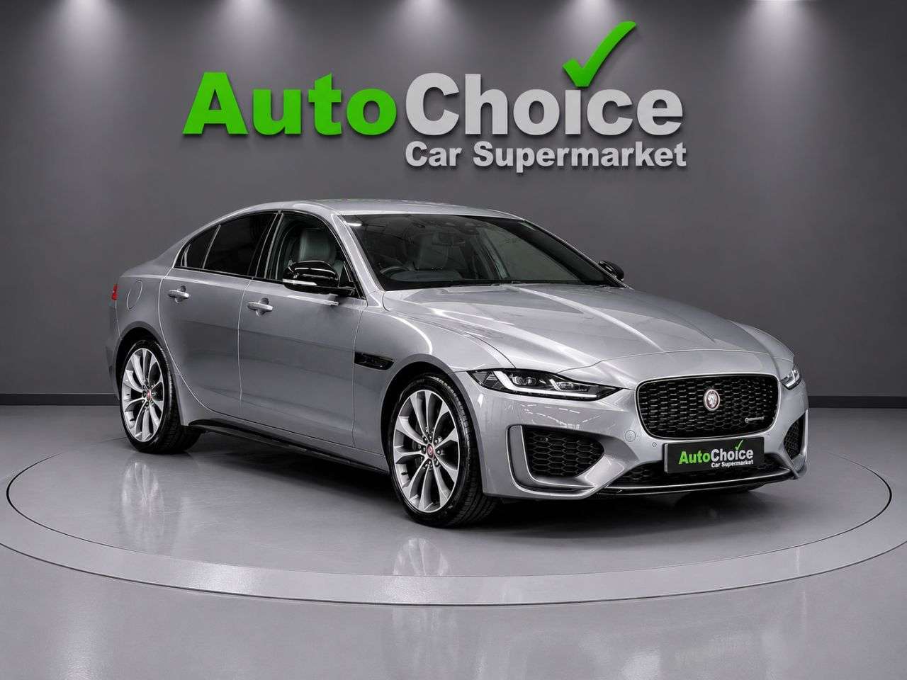 A 2023 JAGUAR XE 2.0 D200 MHEV R-Dynamic SE Black Saloon 4dr Diesel Auto Euro 6 (s/s) (204 p A 2023 JAGUAR XE 2.0 D200 MHEV R-Dynamic SE Black Saloon 4dr Diesel Auto Euro 6 (s/s) (204 p
