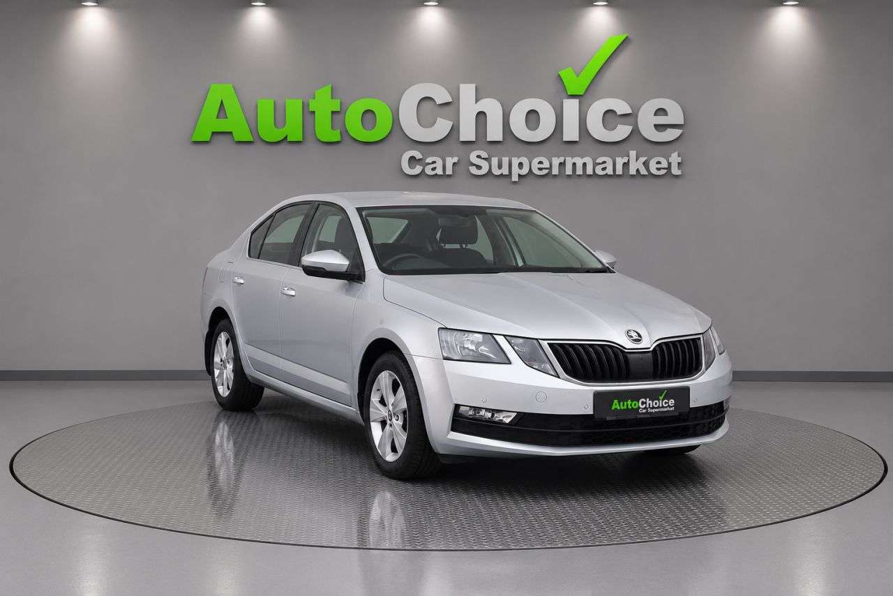 A 2019 SKODA OCTAVIA 1.0 TSI GPF SE Technology Hatchback 5dr Petrol DSG Euro 6 (s/s) (115 ps) in A 2019 SKODA OCTAVIA 1.0 TSI GPF SE Technology Hatchback 5dr Petrol DSG Euro 6 (s/s) (115 ps) in