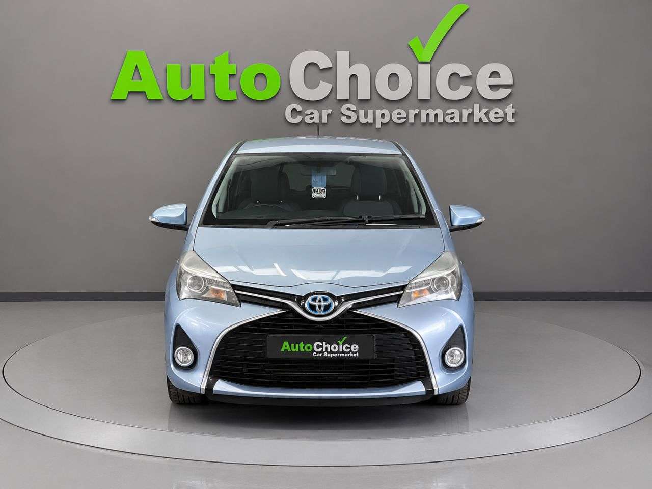 A 2015 TOYOTA YARIS 1.5 VVT-h Sport Hatchback 5dr Petrol Hybrid E-CVT Euro 6 (101 ps) in Blackb A 2015 TOYOTA YARIS 1.5 VVT-h Sport Hatchback 5dr Petrol Hybrid E-CVT Euro 6 (101 ps) in Blackb