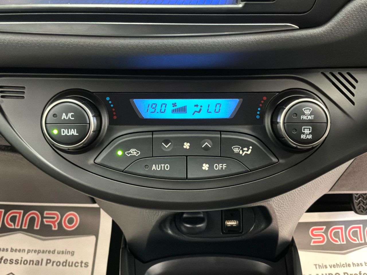 2015 TOYOTA YARIS 2015 TOYOTA YARIS
