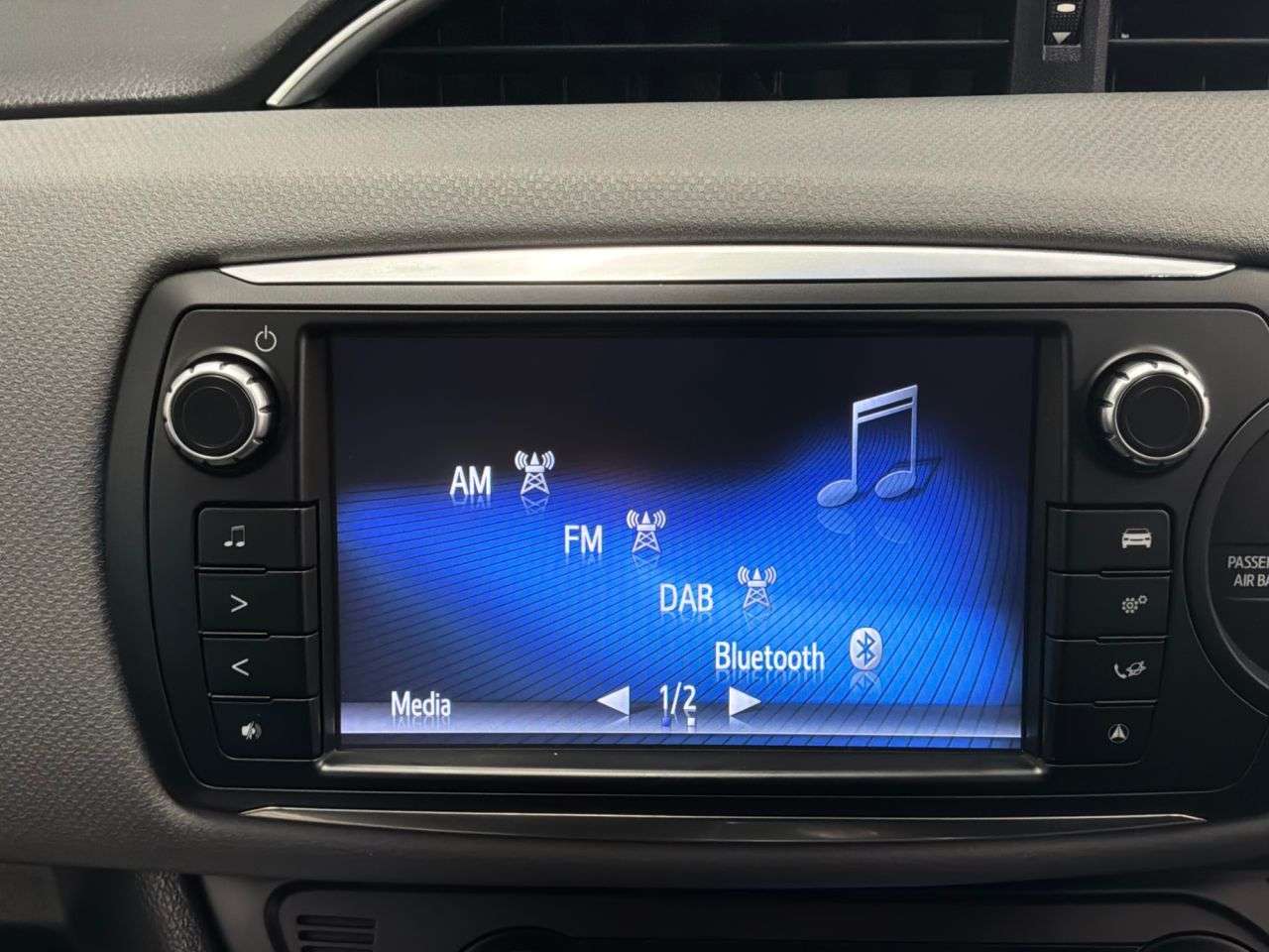 2015 TOYOTA YARIS 2015 TOYOTA YARIS