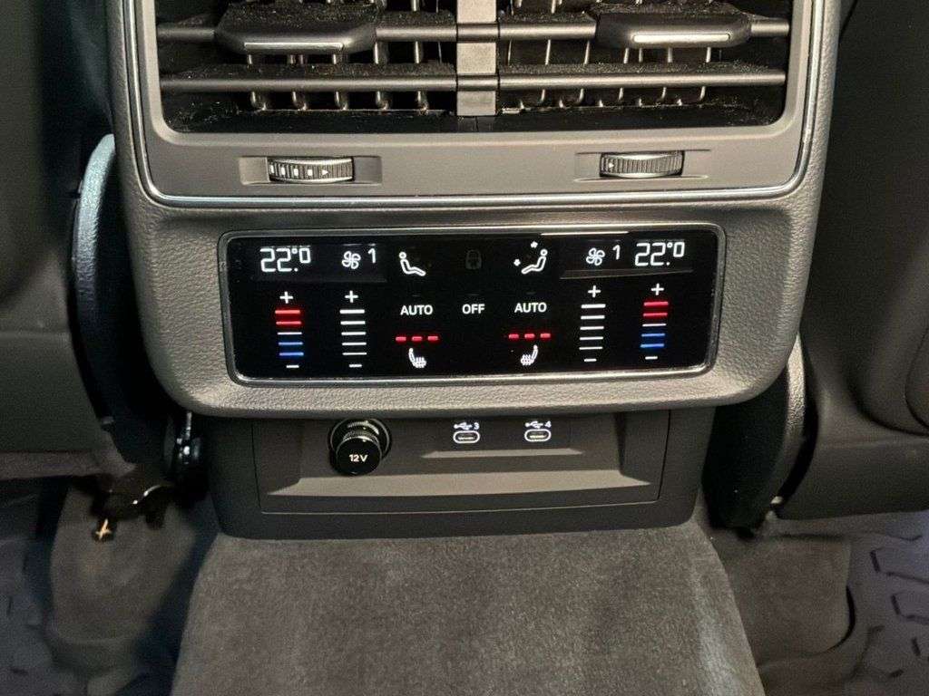 2020 AUDI RSQ8 2020 AUDI RSQ8
