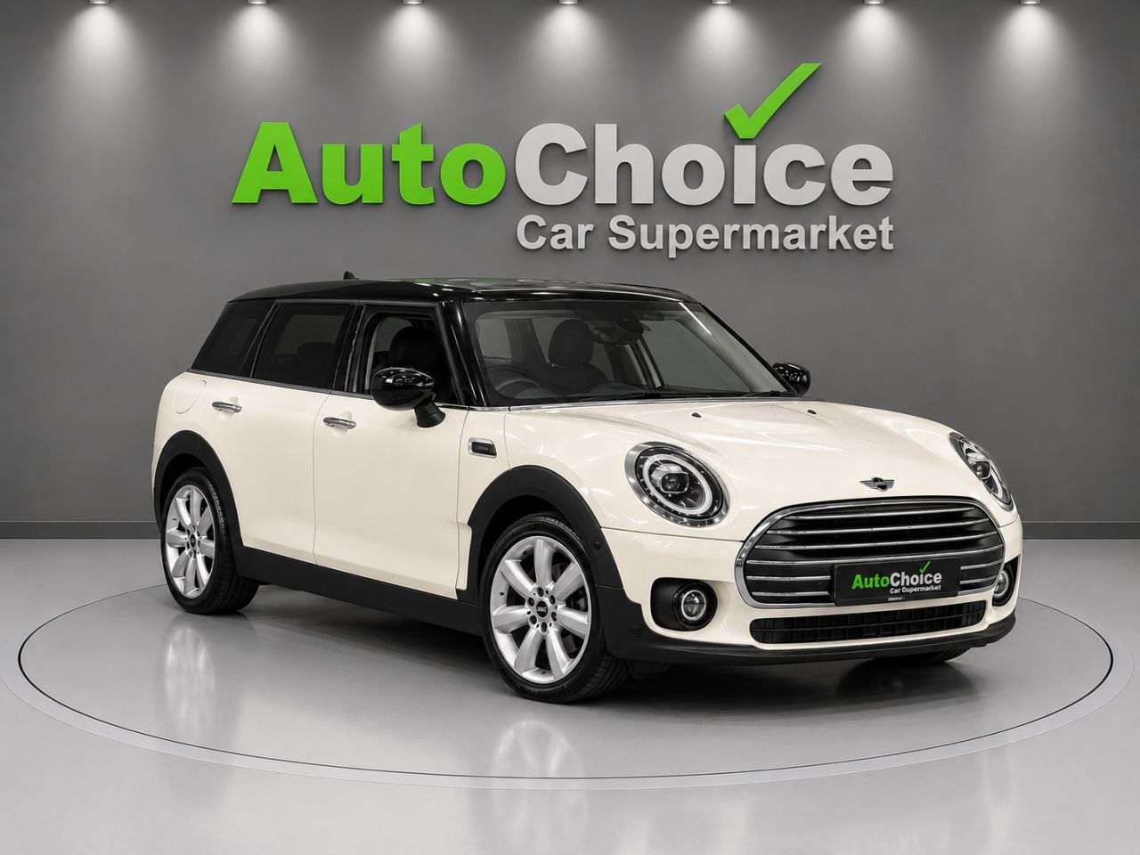 A 2020 MINI CLUBMAN 1.5 Cooper Exclusive Estate 6dr Petrol Steptronic Euro 6 (s/s) (136 ps) in A 2020 MINI CLUBMAN 1.5 Cooper Exclusive Estate 6dr Petrol Steptronic Euro 6 (s/s) (136 ps) in