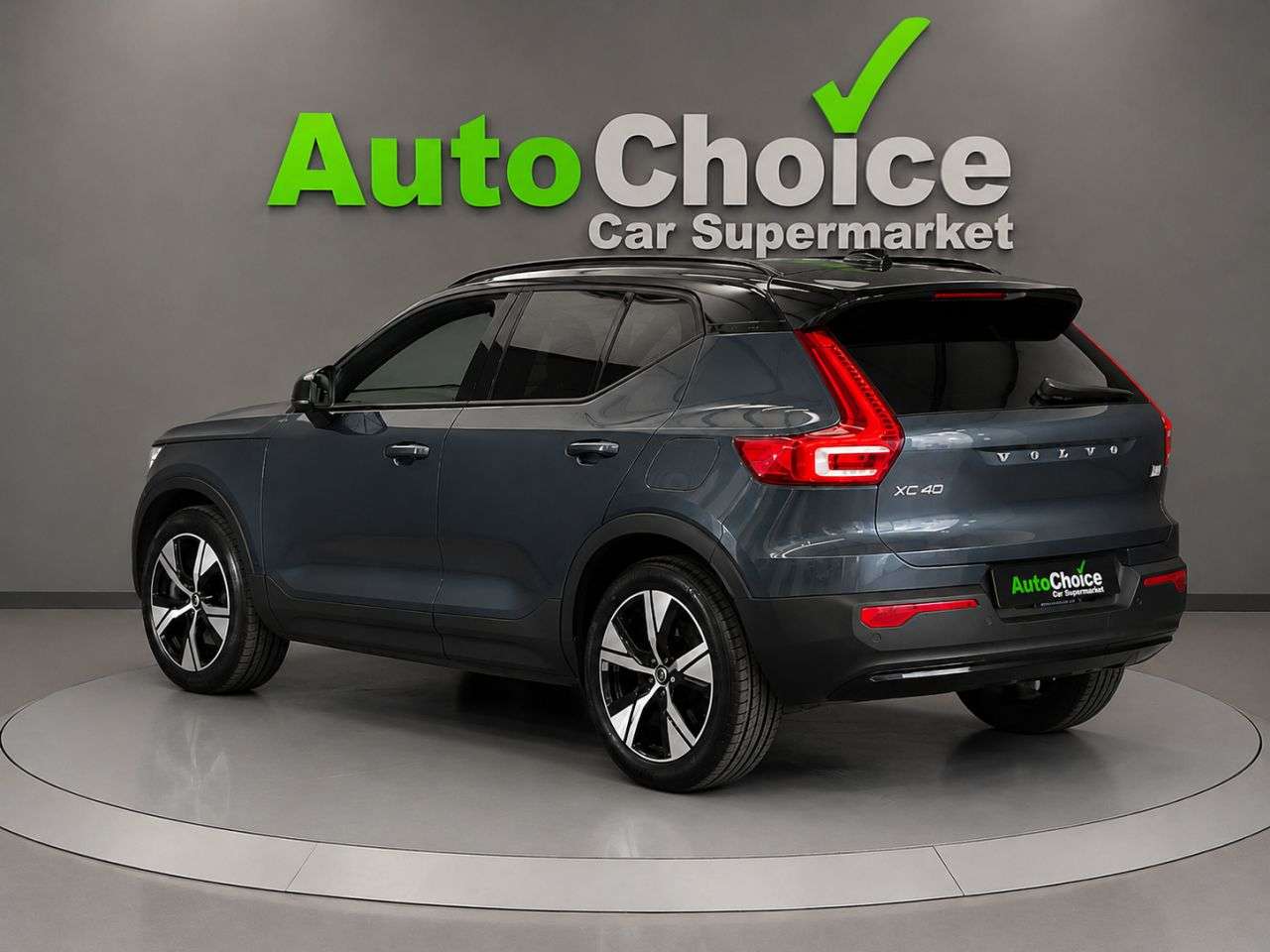 2021 VOLVO XC40 2021 VOLVO XC40