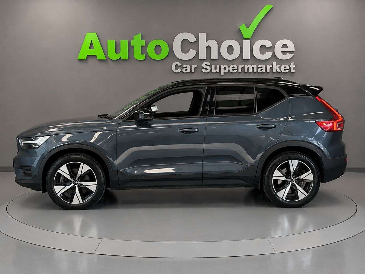 2021 VOLVO XC40 2021 VOLVO XC40