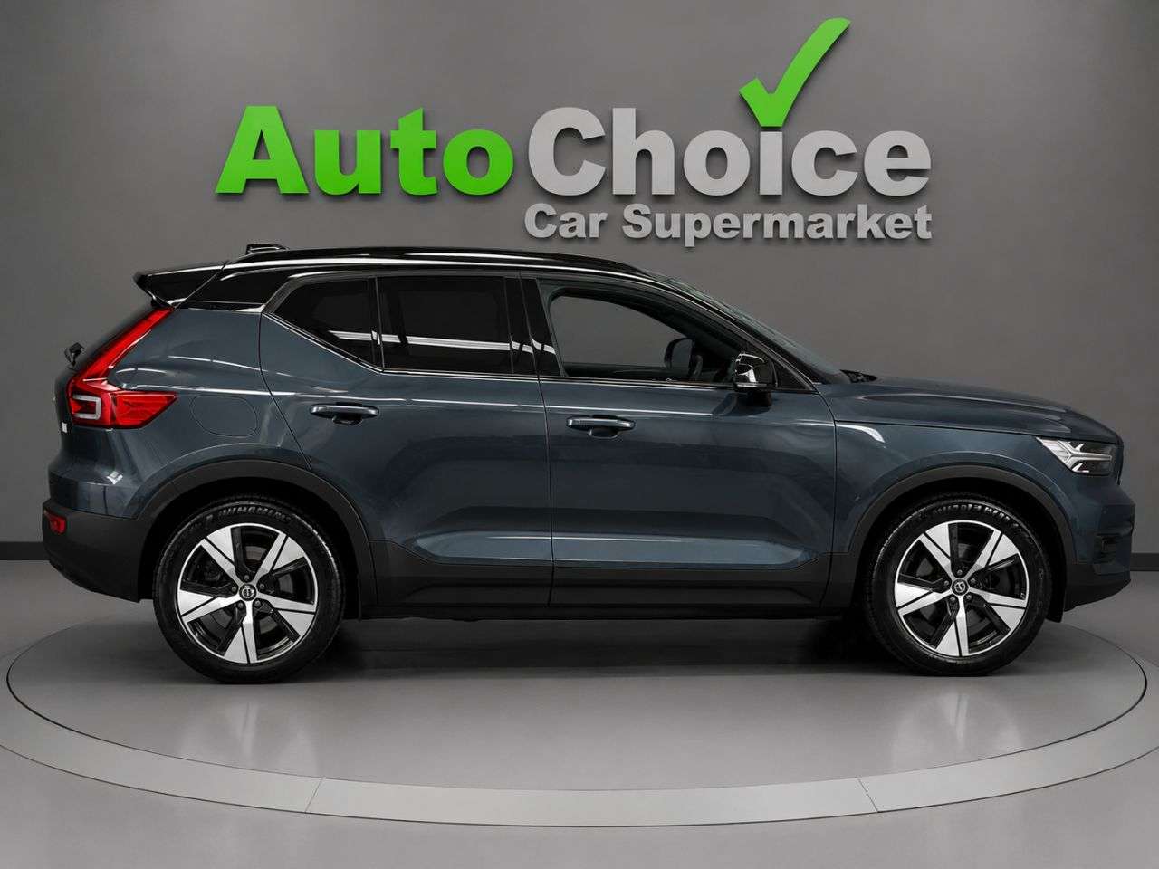 2021 VOLVO XC40 2021 VOLVO XC40