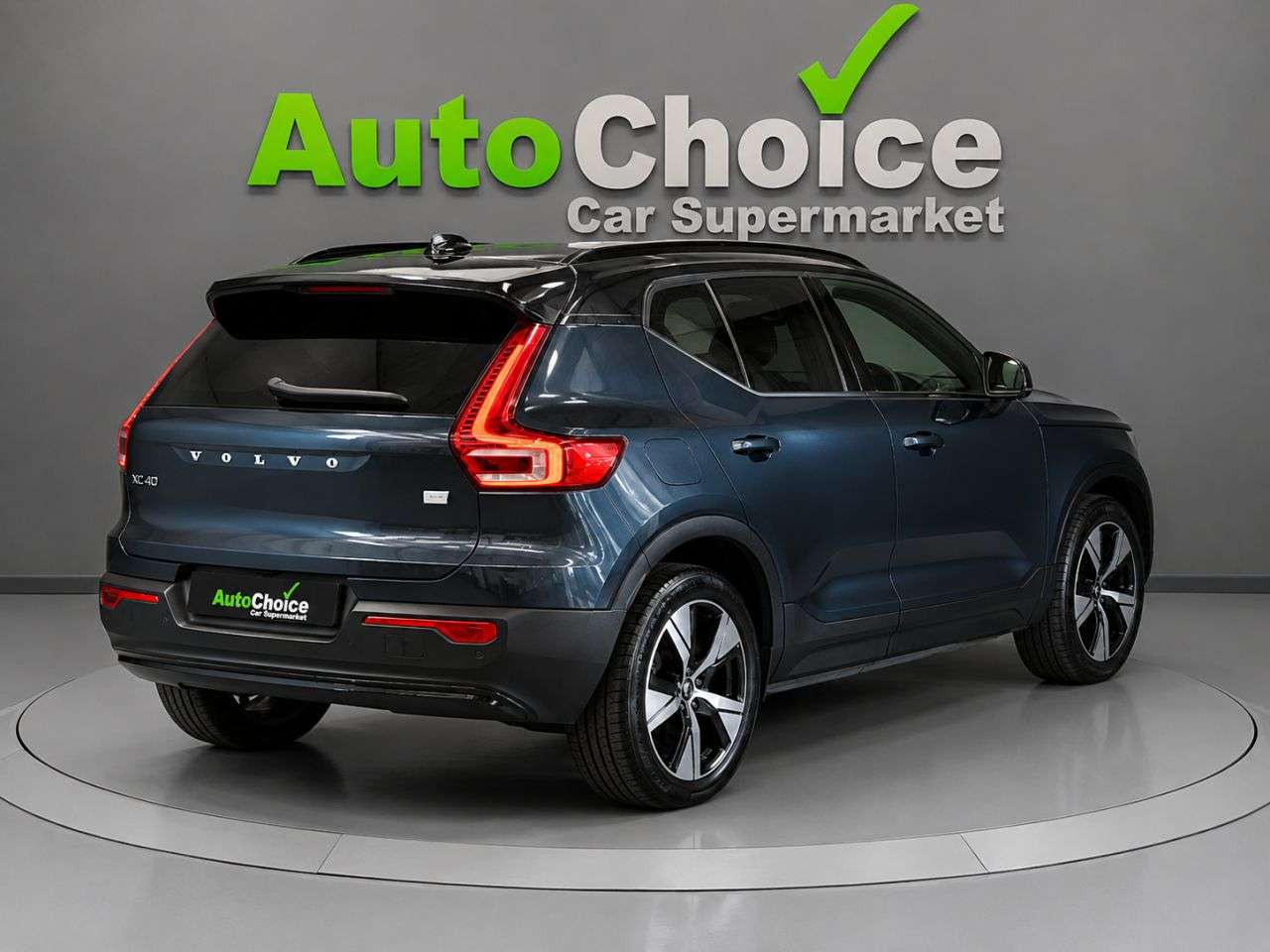 2021 VOLVO XC40 2021 VOLVO XC40