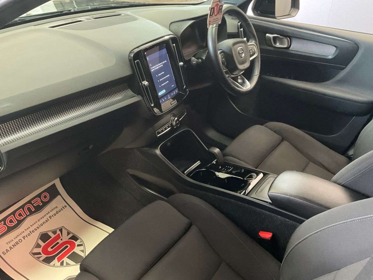 2021 VOLVO XC40 2021 VOLVO XC40