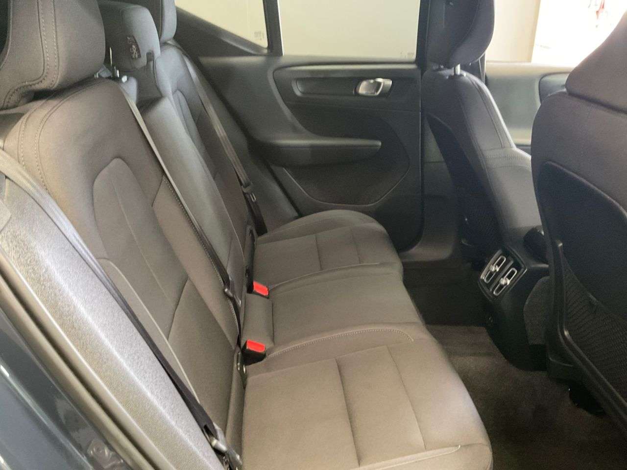 2021 VOLVO XC40 2021 VOLVO XC40