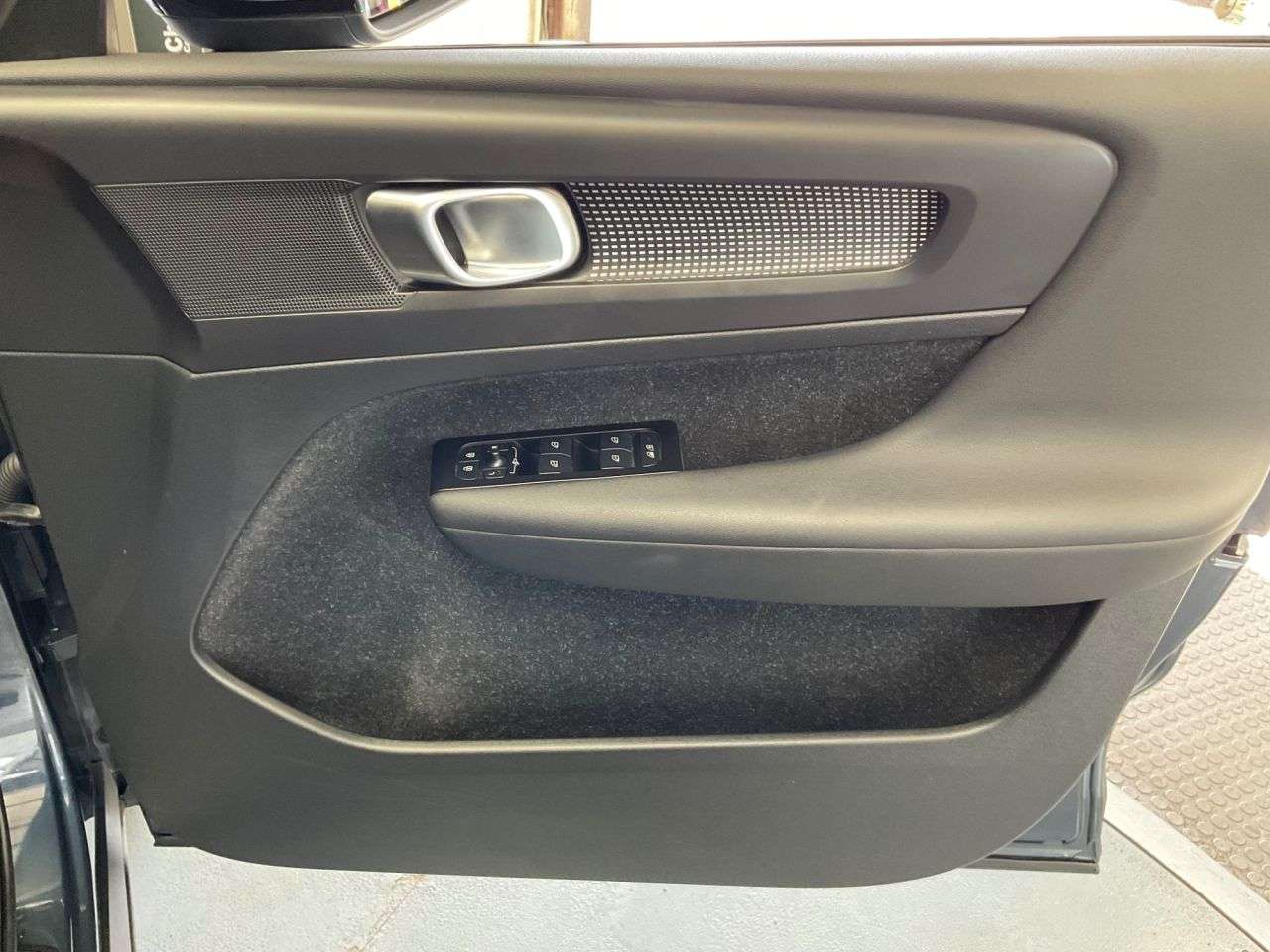 2021 VOLVO XC40 2021 VOLVO XC40