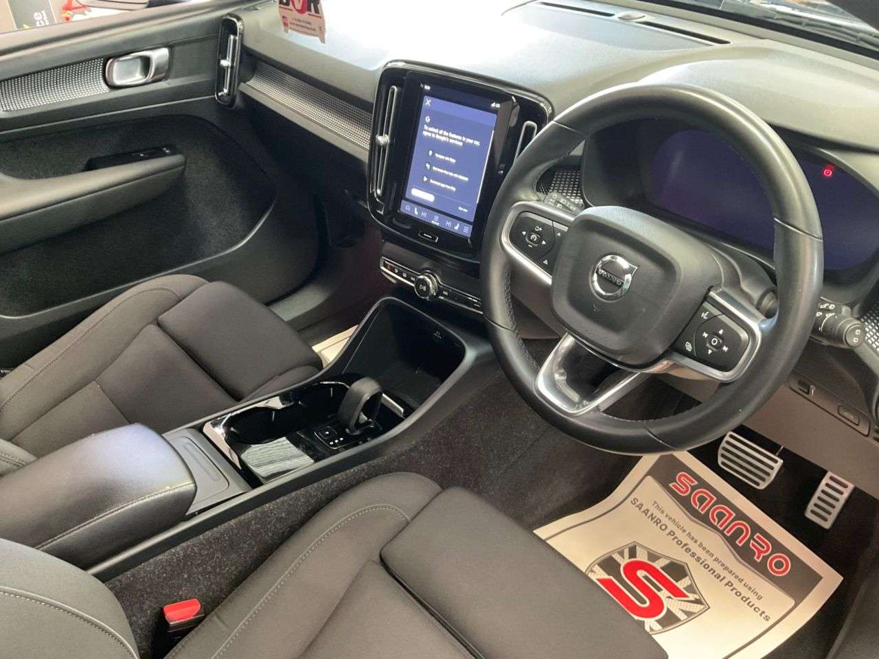 2021 VOLVO XC40 2021 VOLVO XC40