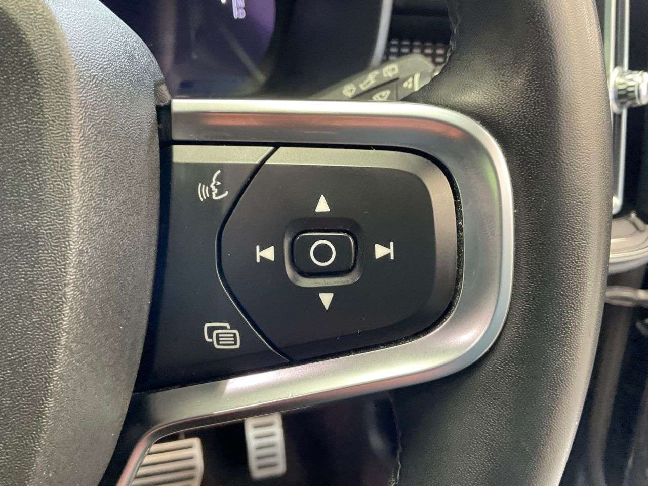 2021 VOLVO XC40 2021 VOLVO XC40