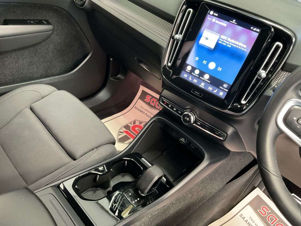 2021 VOLVO XC40 2021 VOLVO XC40
