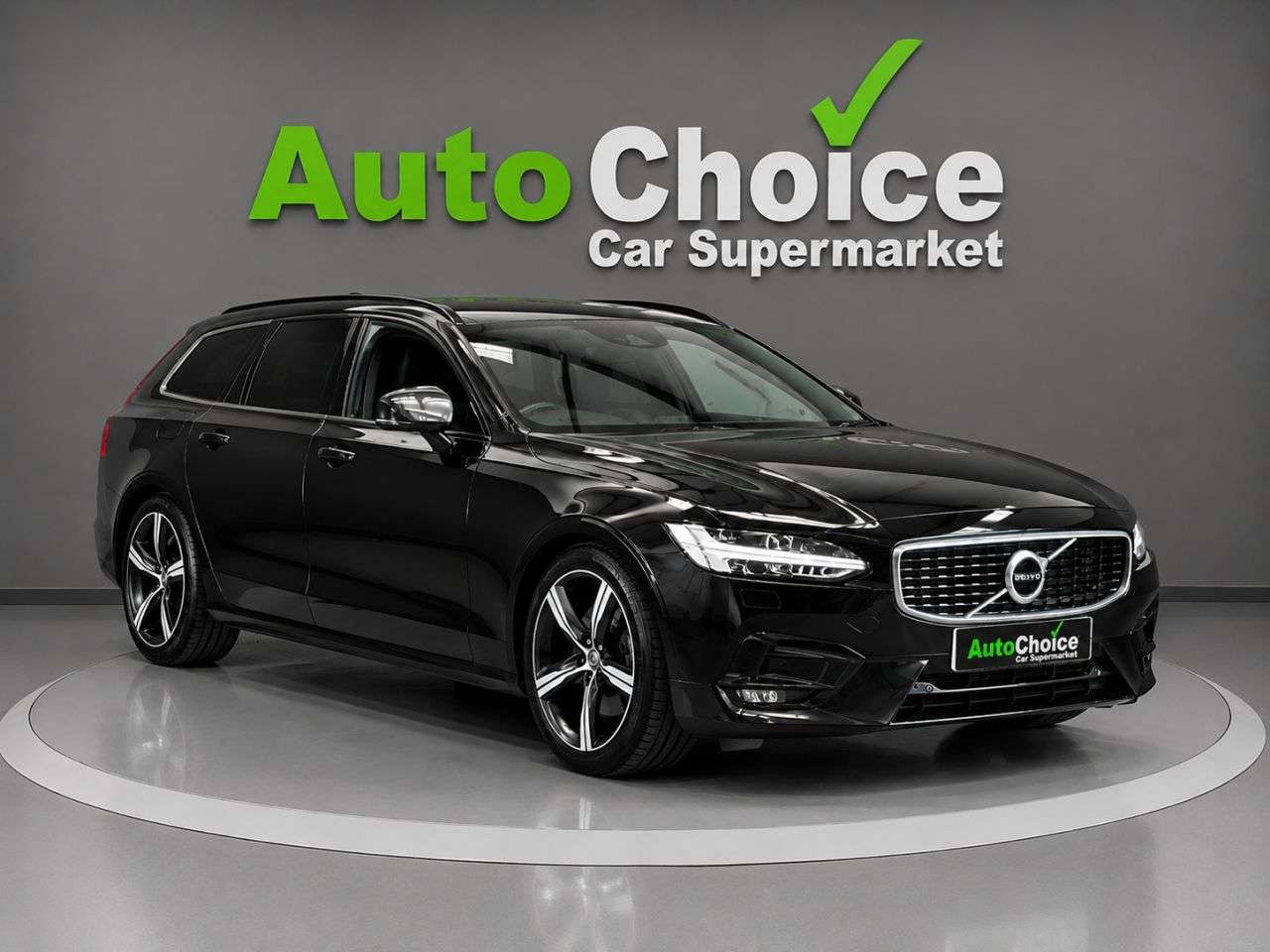 A 2020 VOLVO V90 2.0 D5 R-Design Plus Estate 5dr Diesel Auto AWD Euro 6 (s/s) (235 ps) in Bl A 2020 VOLVO V90 2.0 D5 R-Design Plus Estate 5dr Diesel Auto AWD Euro 6 (s/s) (235 ps) in Bl