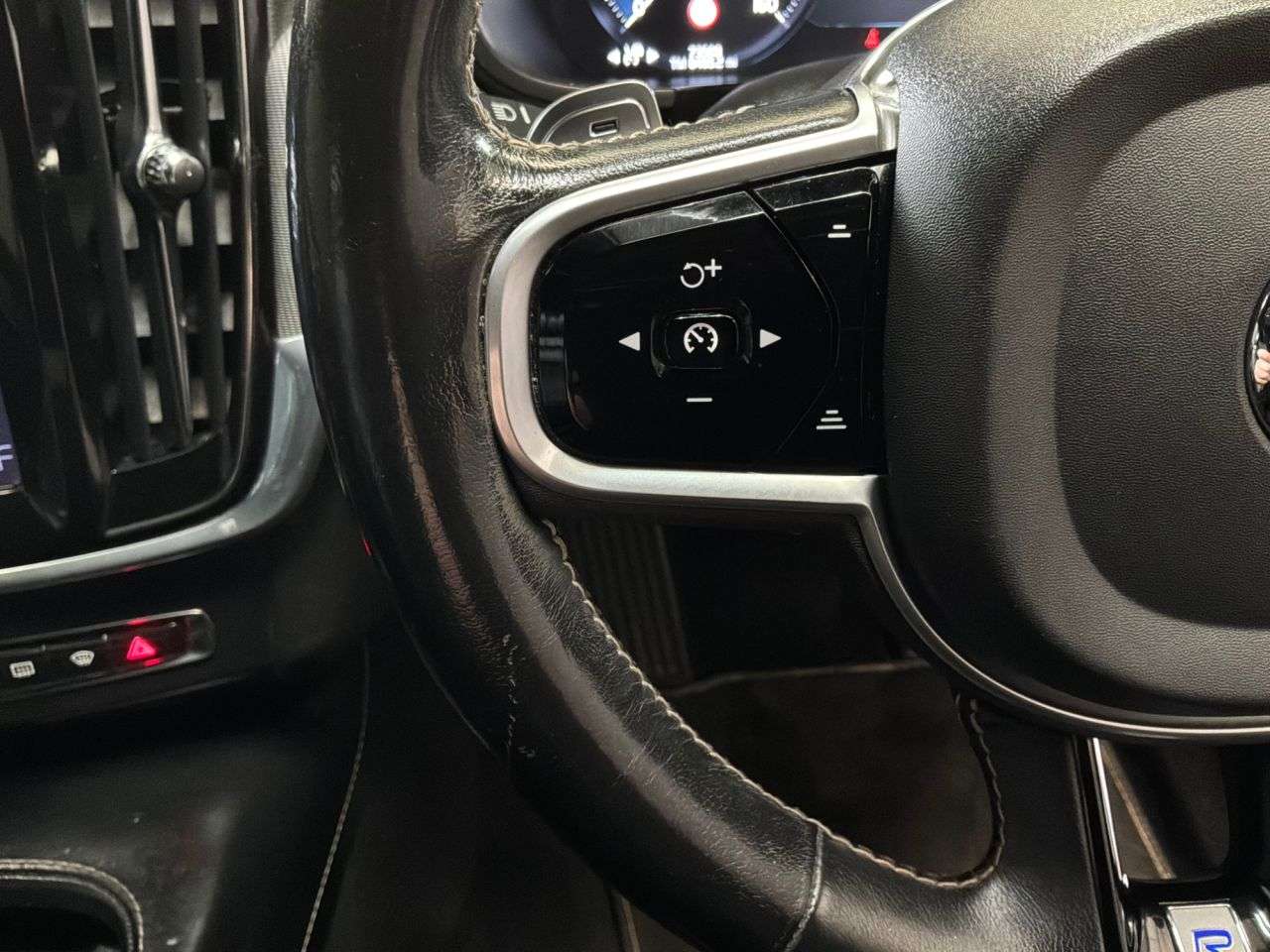 2020 VOLVO V90 2020 VOLVO V90