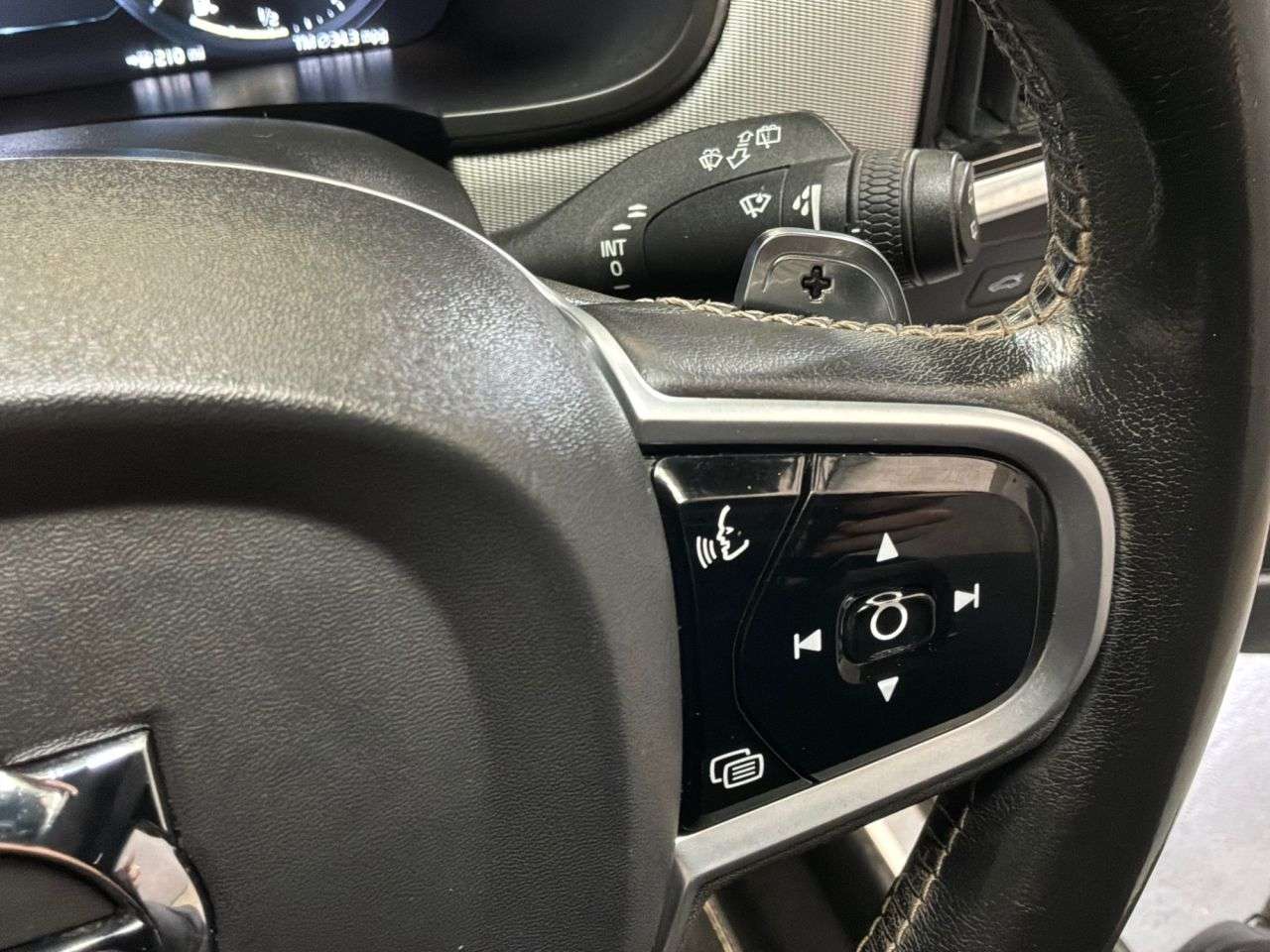 2020 VOLVO V90 2020 VOLVO V90