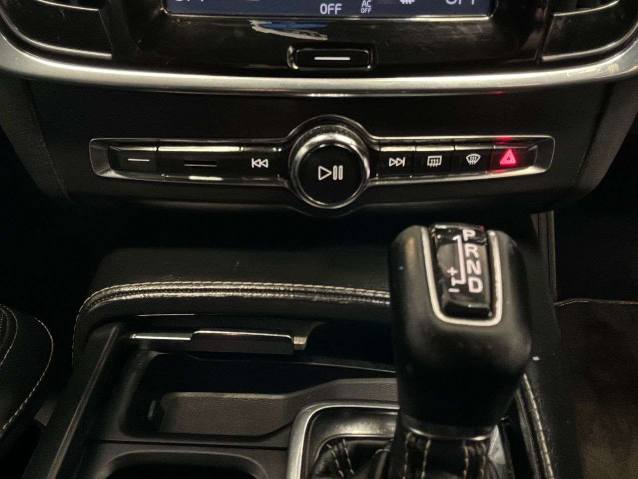 2020 VOLVO V90 2020 VOLVO V90