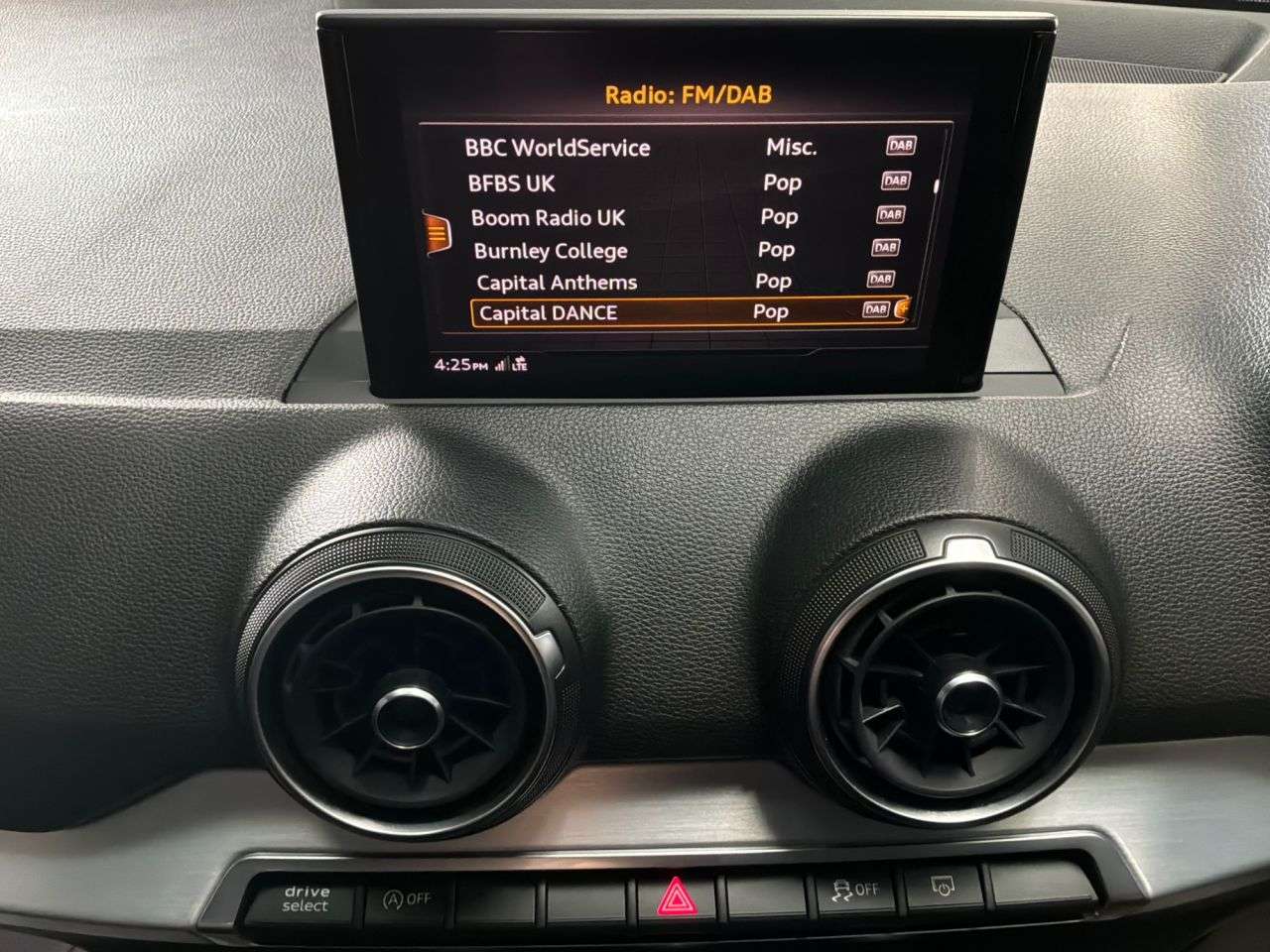 2019 AUDI Q2 2019 AUDI Q2