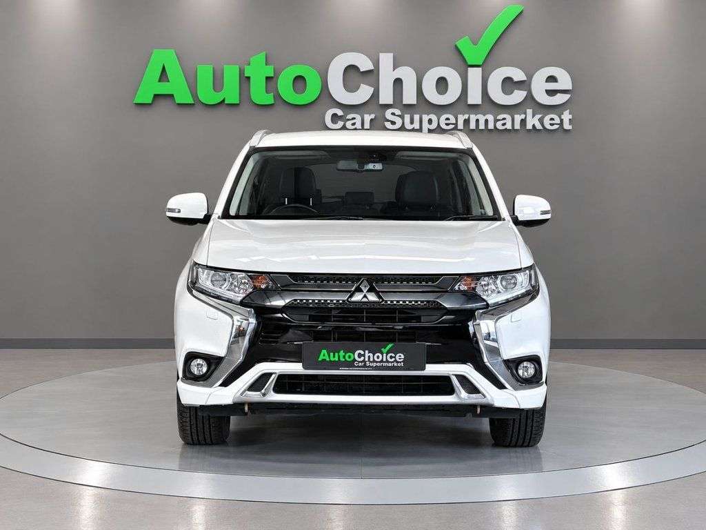A 2019 MITSUBISHI OUTLANDER 2.4h TwinMotor 13.8kWh Juro SUV 5dr Petrol Plug-in Hybrid CVT 4WD Euro 6 (s A 2019 MITSUBISHI OUTLANDER 2.4h TwinMotor 13.8kWh Juro SUV 5dr Petrol Plug-in Hybrid CVT 4WD Euro 6 (s