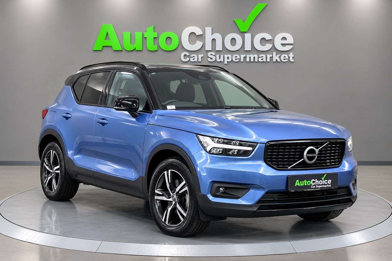 A 2019 VOLVO XC40 2.0 D3 R-Design SUV 5dr Diesel Manual Euro 6 (s/s) (150 ps) A 2019 VOLVO XC40 2.0 D3 R-Design SUV 5dr Diesel Manual Euro 6 (s/s) (150 ps)