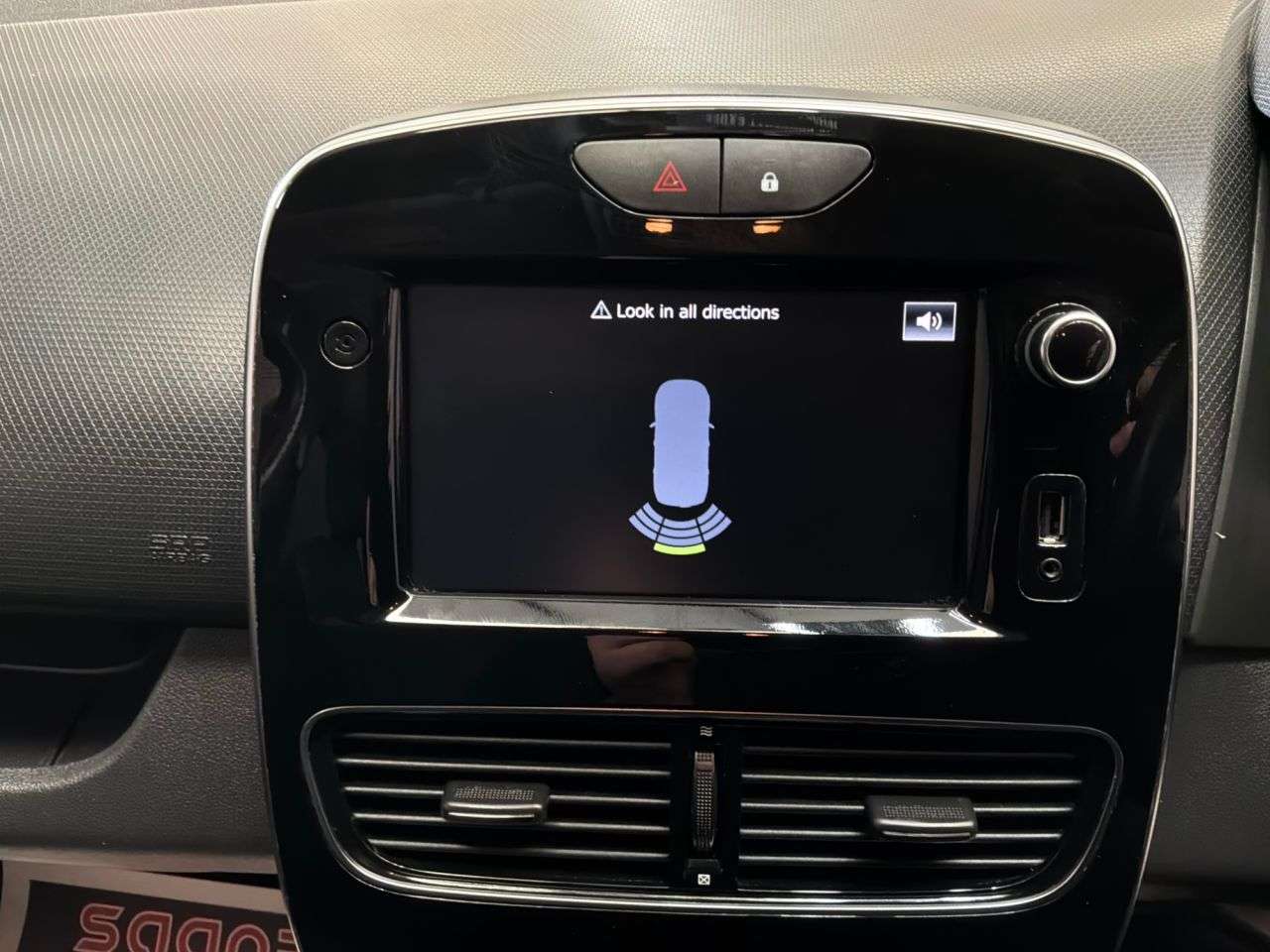 2019 RENAULT CLIO 2019 RENAULT CLIO