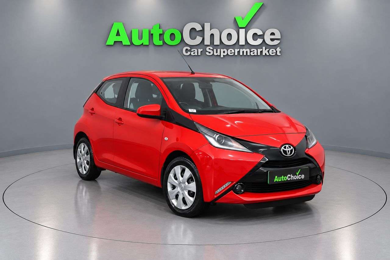 A 2016 TOYOTA AYGO 1.0 VVT-i x-play Hatchback 5dr Petrol x-shift Euro 5 Euro 5 (68 ps) A 2016 TOYOTA AYGO 1.0 VVT-i x-play Hatchback 5dr Petrol x-shift Euro 5 Euro 5 (68 ps)