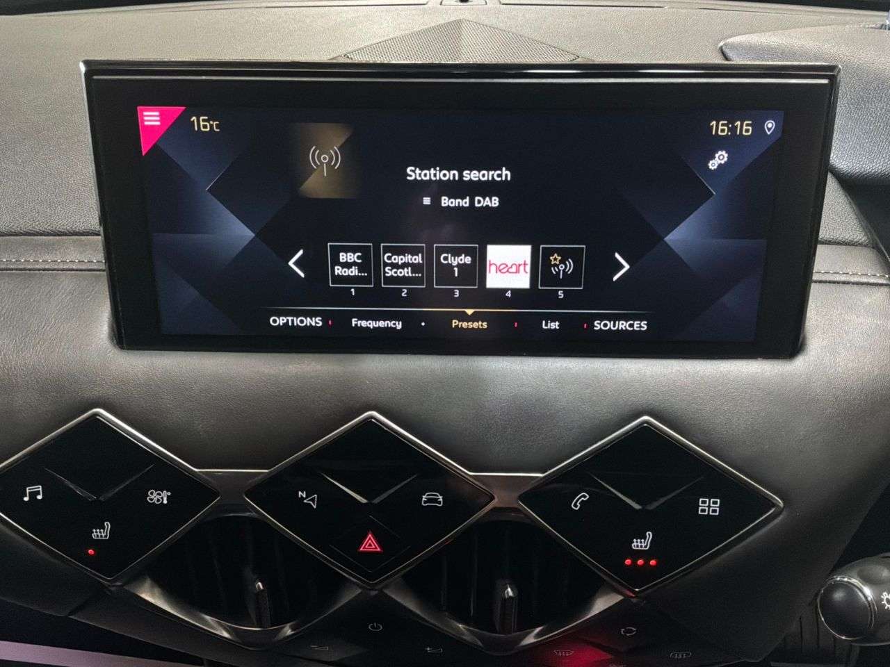 2019 DS AUTOMOBILES 4 2019 DS AUTOMOBILES 4