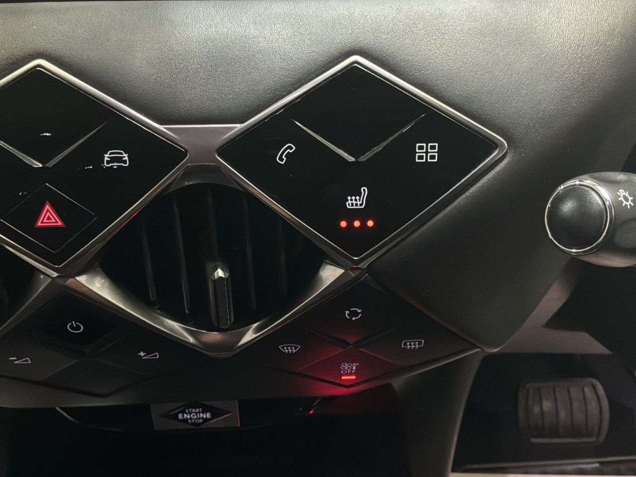 2019 DS AUTOMOBILES 4 2019 DS AUTOMOBILES 4