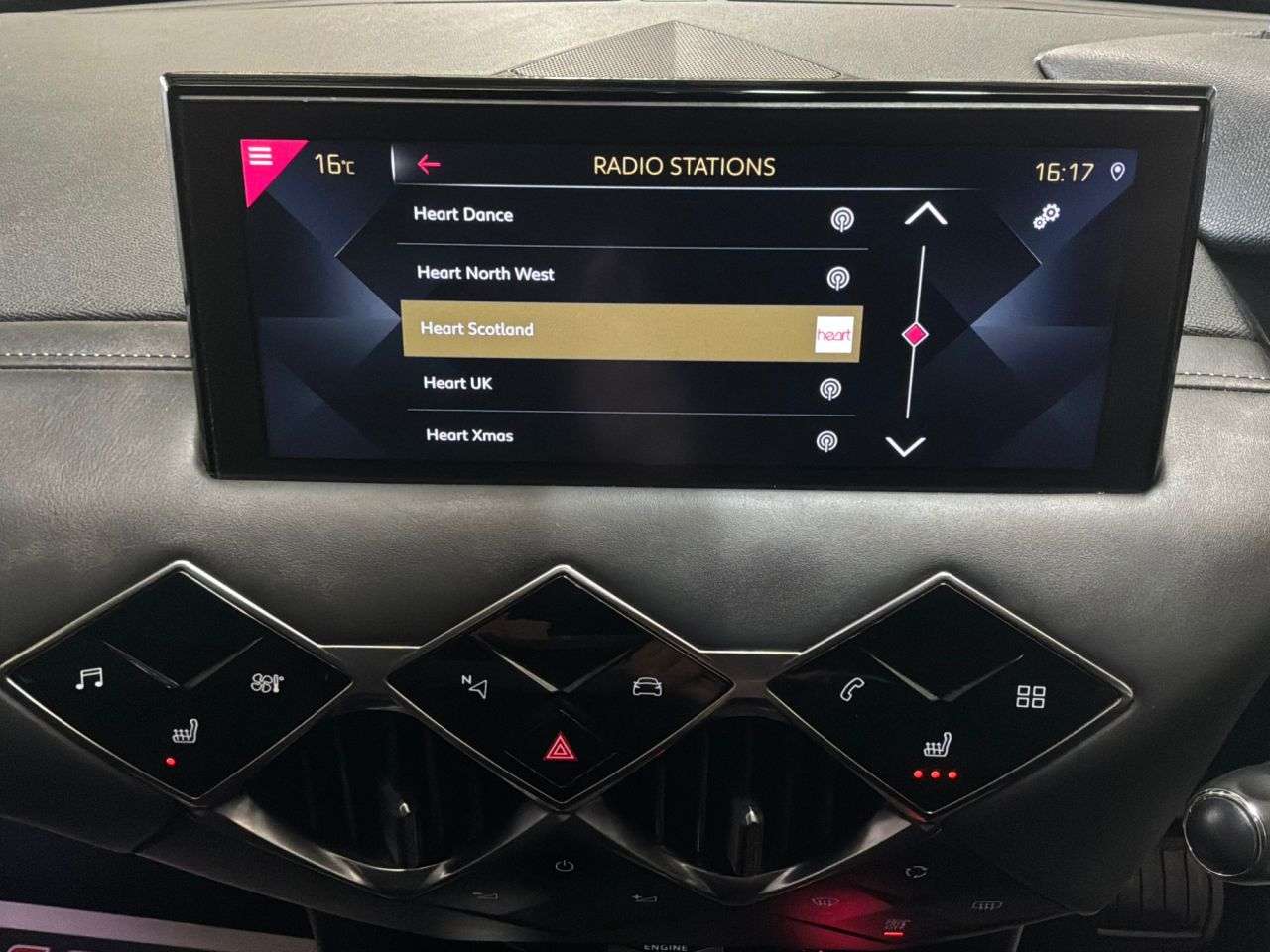 2019 DS AUTOMOBILES 4 2019 DS AUTOMOBILES 4