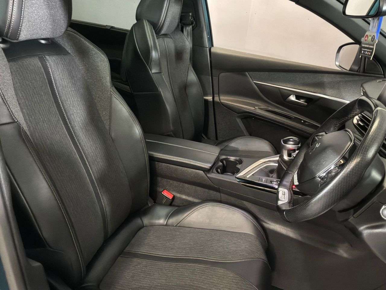 2019 PEUGEOT 5008 2019 PEUGEOT 5008