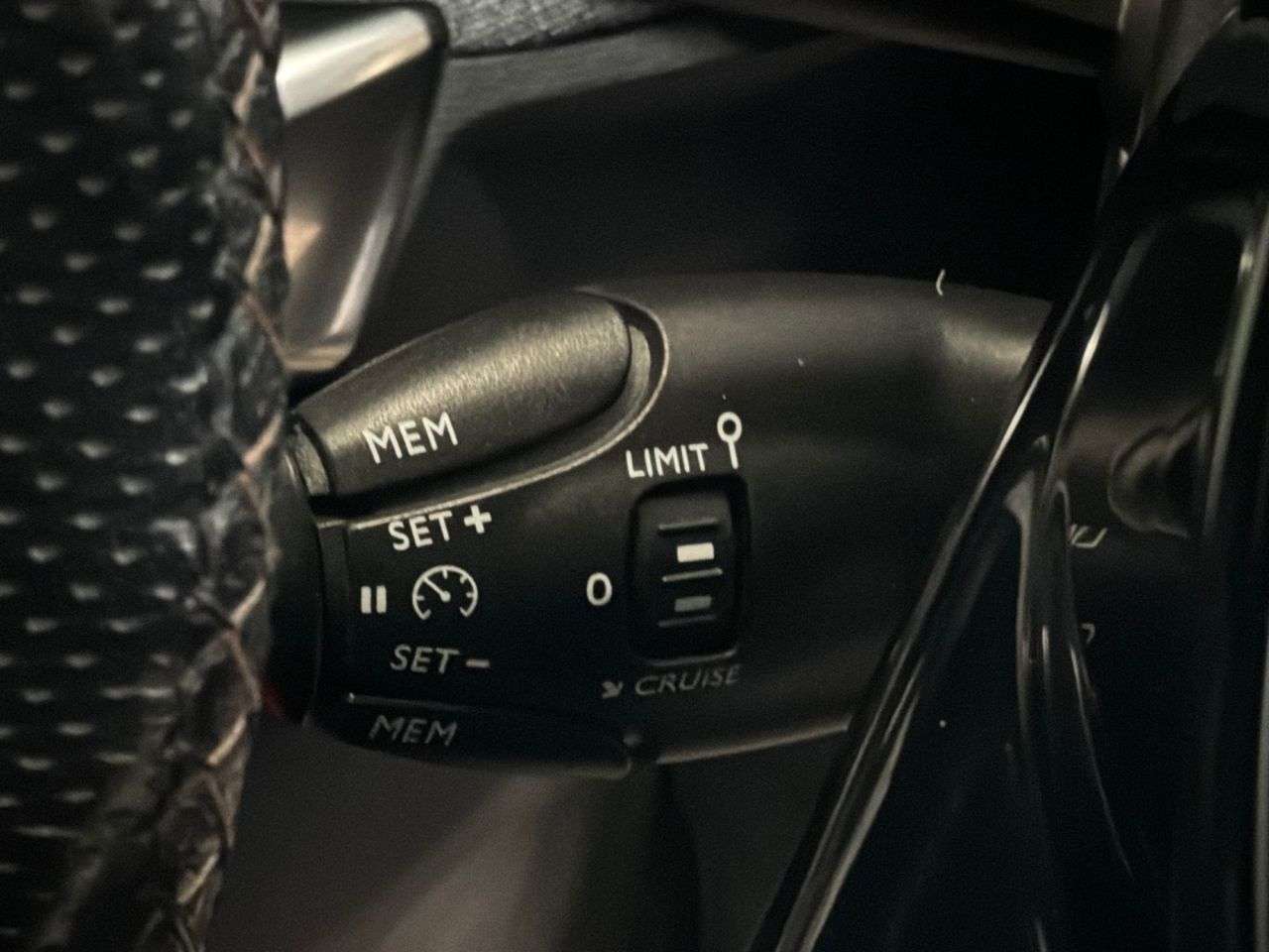 2019 PEUGEOT 5008 2019 PEUGEOT 5008