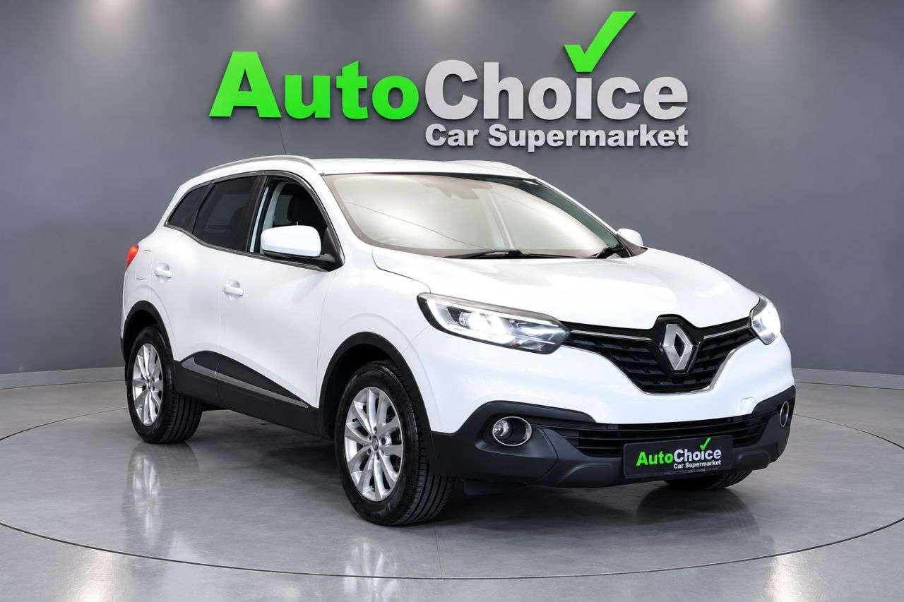 A 2017 RENAULT KADJAR 1.2 TCe Dynamique Nav SUV 5dr Petrol EDC Euro 6 (s/s) (130 ps) in Blackburn A 2017 RENAULT KADJAR 1.2 TCe Dynamique Nav SUV 5dr Petrol EDC Euro 6 (s/s) (130 ps) in Blackburn
