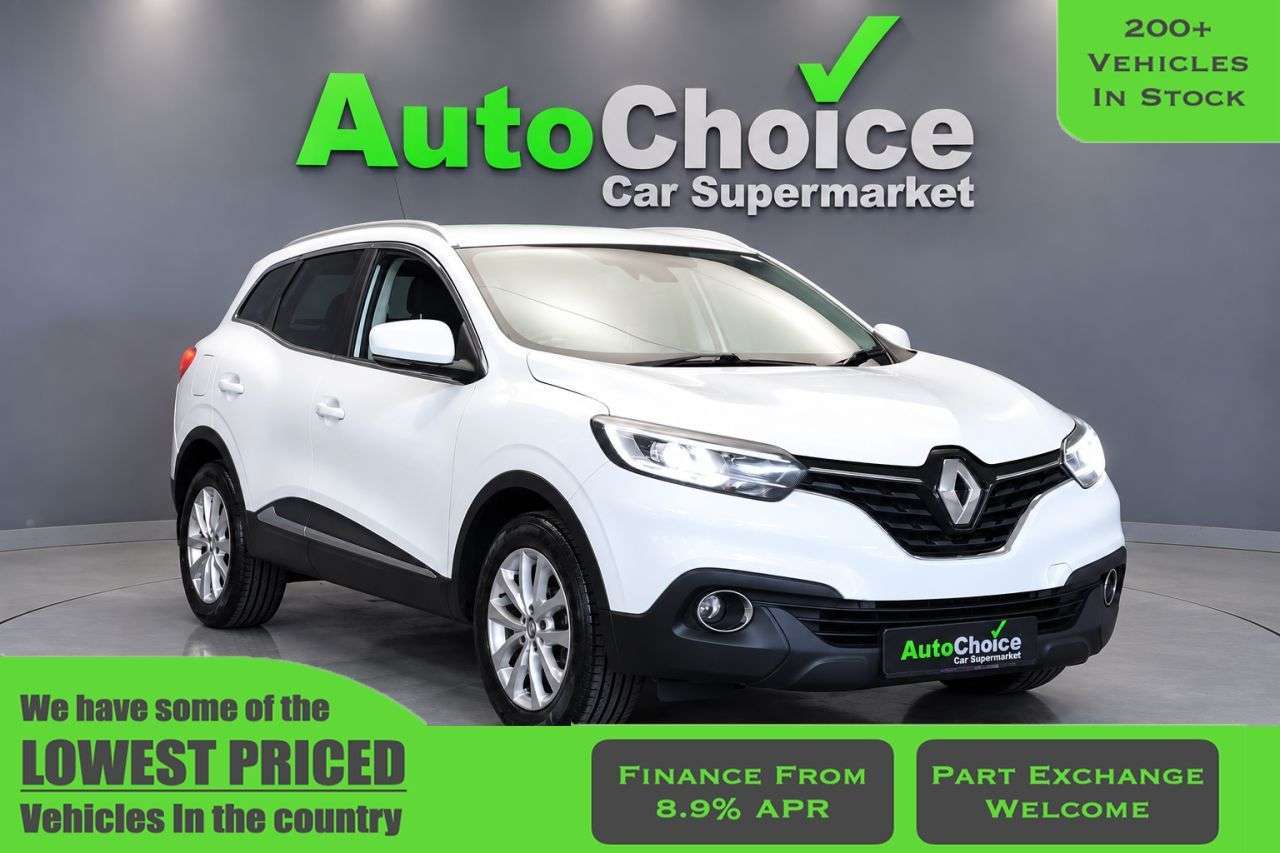 A 2017 RENAULT KADJAR 1.2 TCe Dynamique Nav SUV 5dr Petrol EDC Euro 6 (s/s) (130 ps) in Blackburn A 2017 RENAULT KADJAR 1.2 TCe Dynamique Nav SUV 5dr Petrol EDC Euro 6 (s/s) (130 ps) in Blackburn