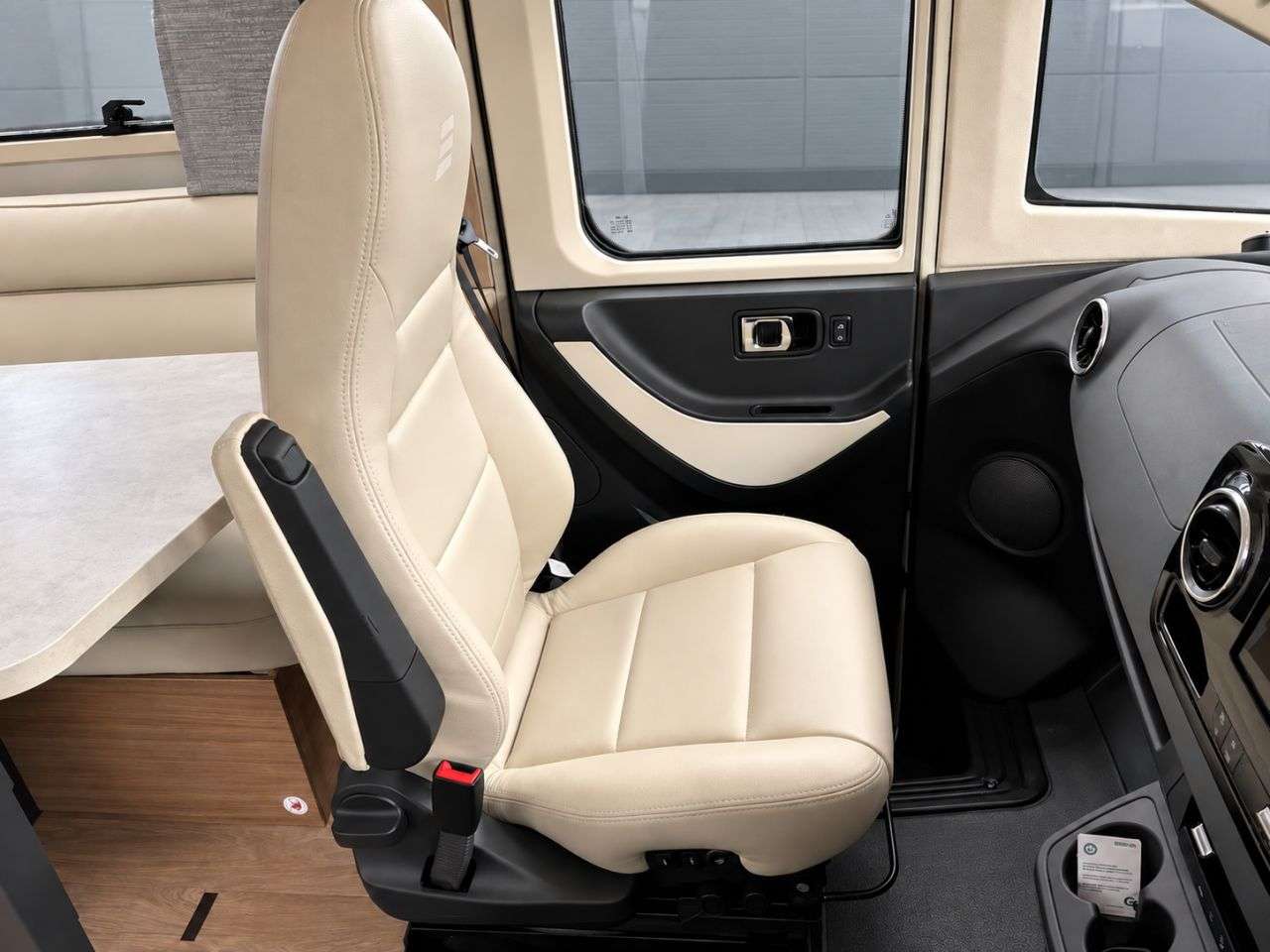 2025 HYMER B-CLASS MASTERLINE 2025 HYMER B-CLASS MASTERLINE